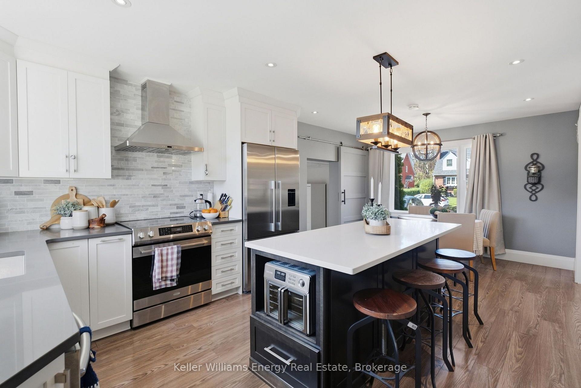 Photo 14 of 107 Sutherland Avenue, Oshawa, O'Neill — HOMEH