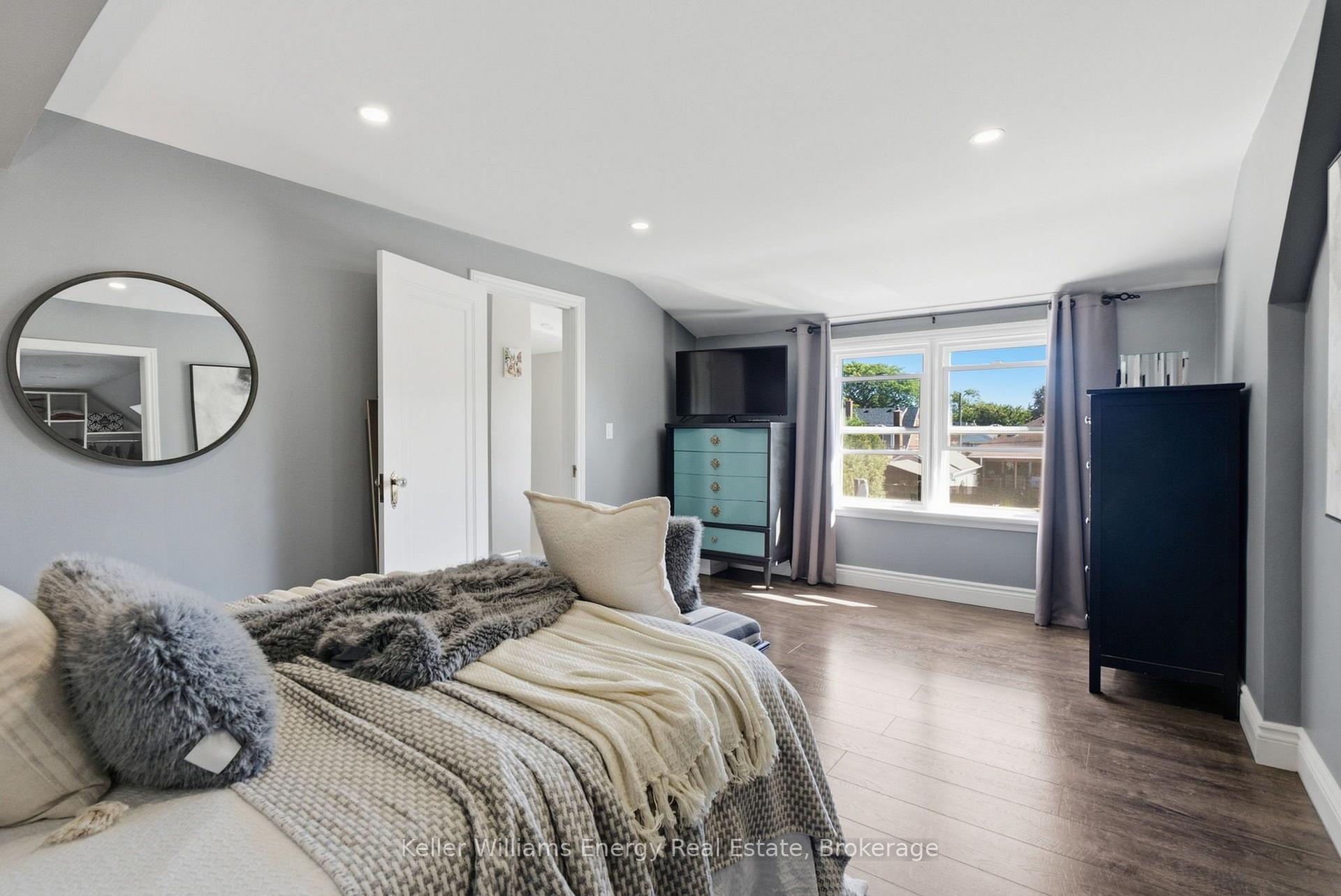 Photo 20 of 107 Sutherland Avenue, Oshawa, O'Neill — HOMEH