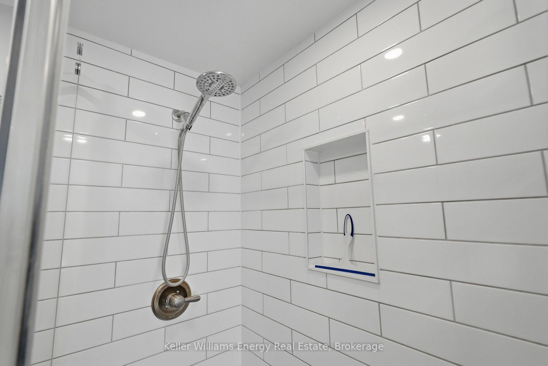 Photo 28 of 107 Sutherland Avenue, Oshawa, O'Neill — HOMEH