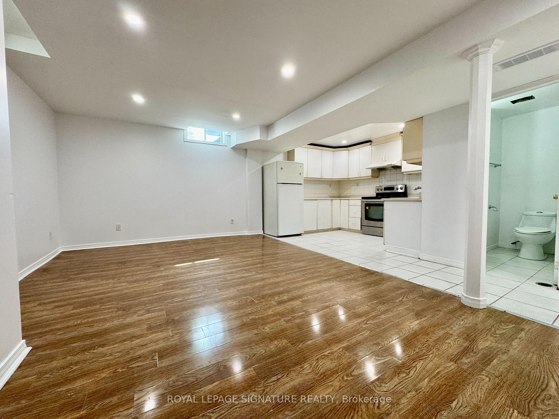 Photo 4 of Unit Bsmt, 7 Timbers Circle, Markham, Milliken Mills East — HOMEH
