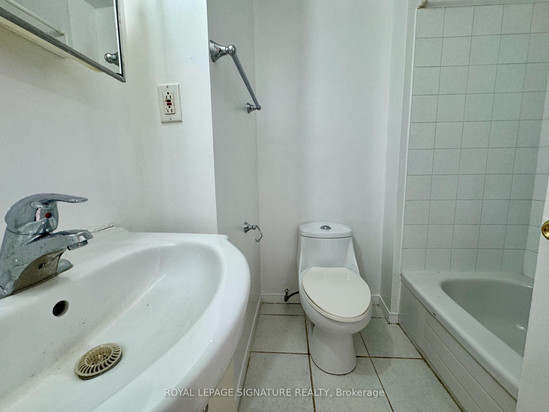 Photo 8 of Unit Bsmt, 7 Timbers Circle, Markham, Milliken Mills East — HOMEH
