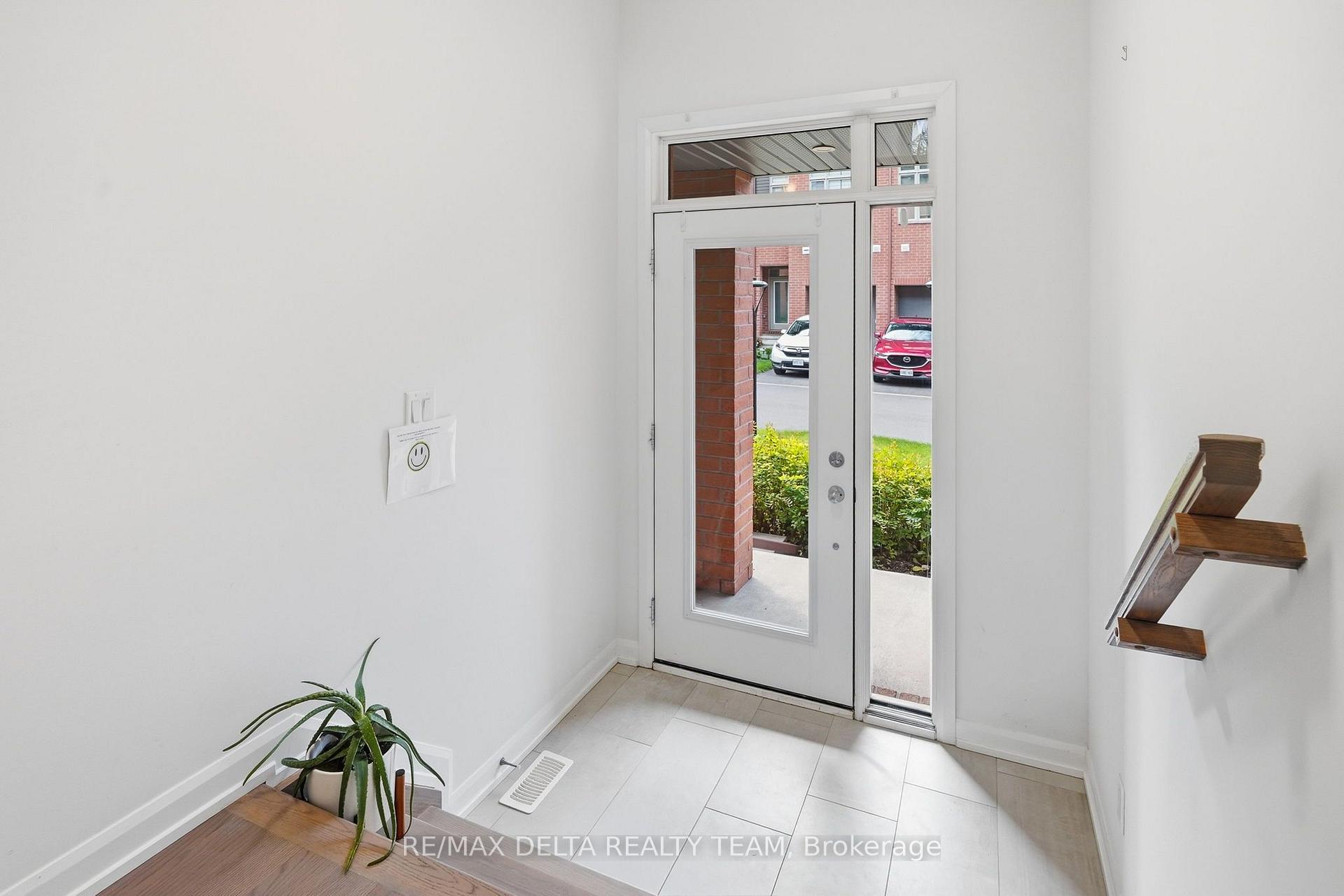 Photo 3 of 561 Halo Private, Ottawa, Chapel Hill — HOMEH