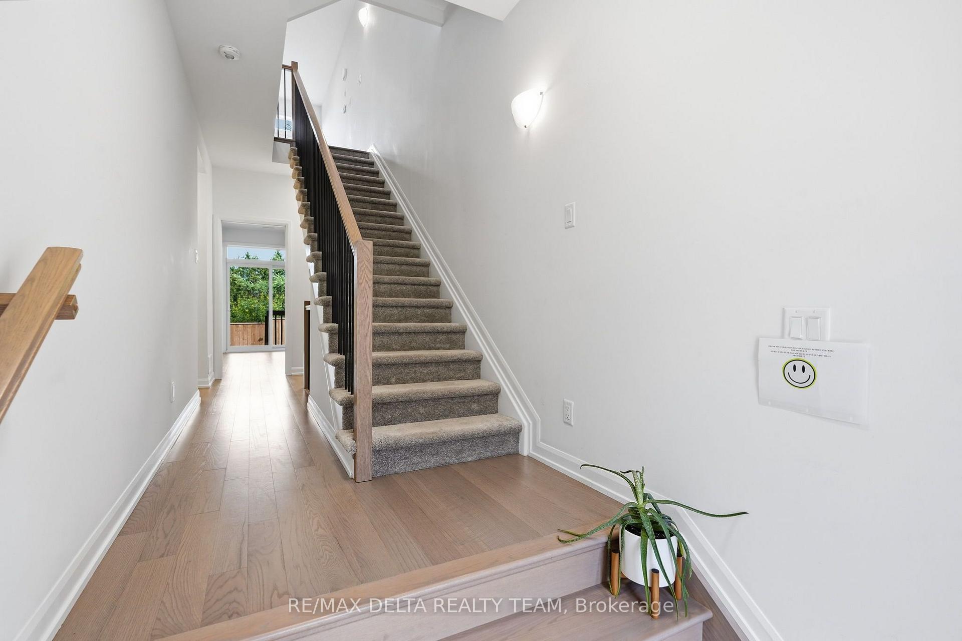 Photo 4 of 561 Halo Private, Ottawa, Chapel Hill — HOMEH