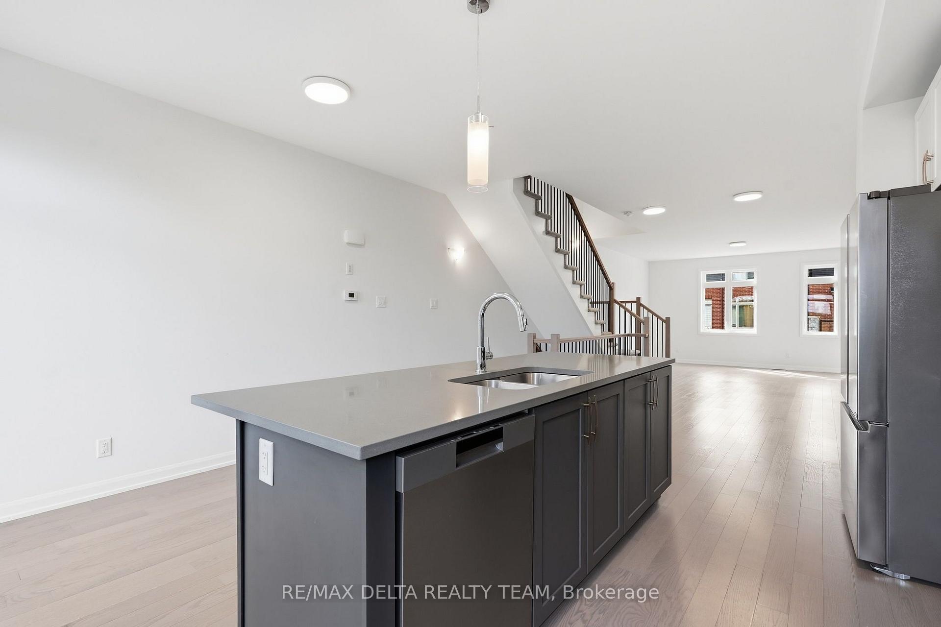 Photo 16 of 561 Halo Private, Ottawa, Chapel Hill — HOMEH