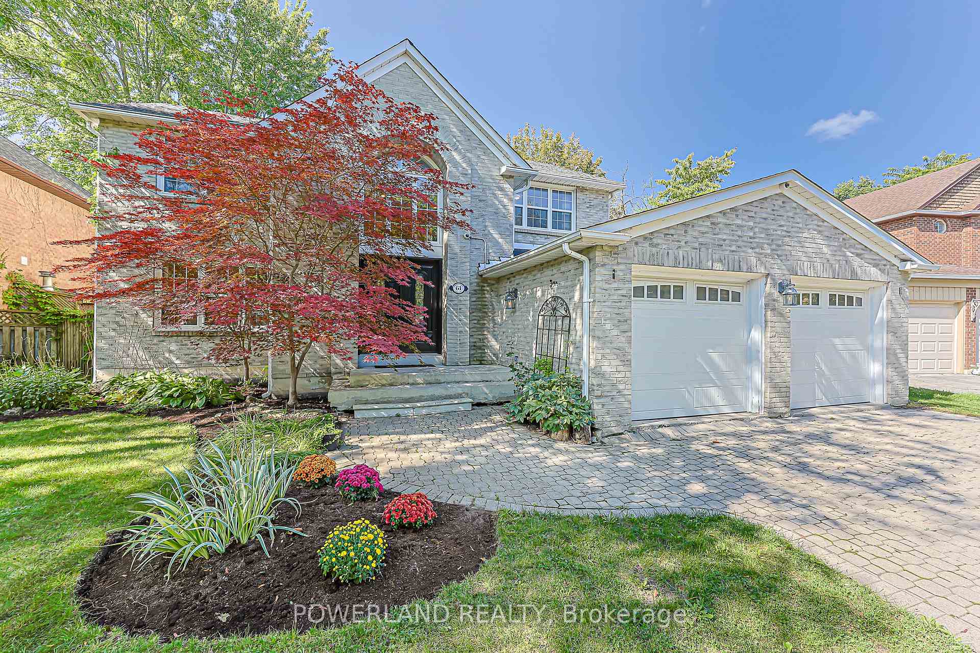 Photo 3 of 61 Addington Square, Markham, Unionville — HOMEH