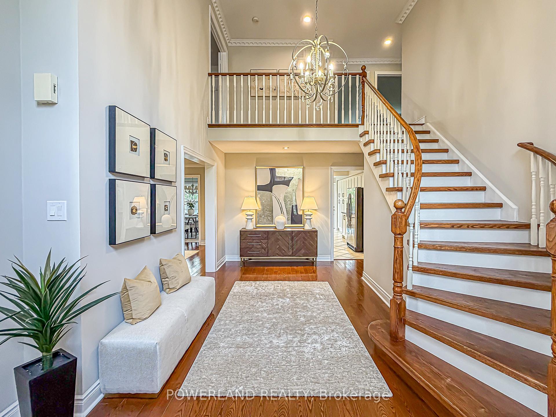 Photo 5 of 61 Addington Square, Markham, Unionville — HOMEH