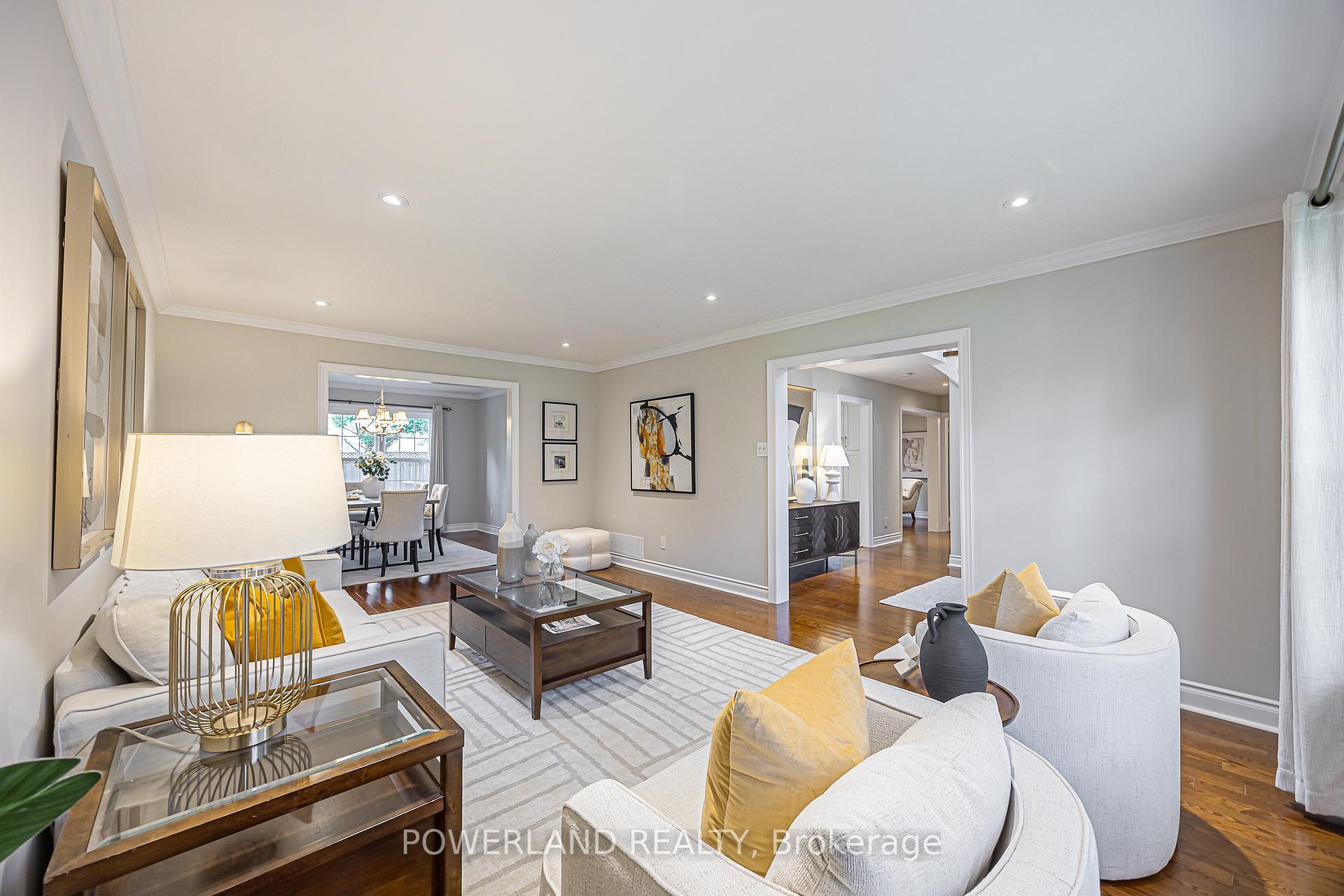 Photo 10 of 61 Addington Square, Markham, Unionville — HOMEH