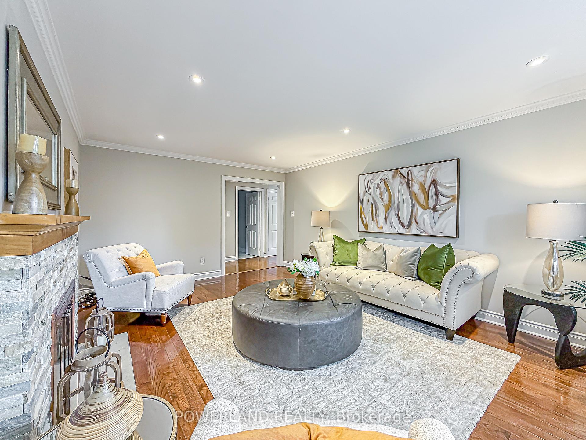Photo 22 of 61 Addington Square, Markham, Unionville — HOMEH