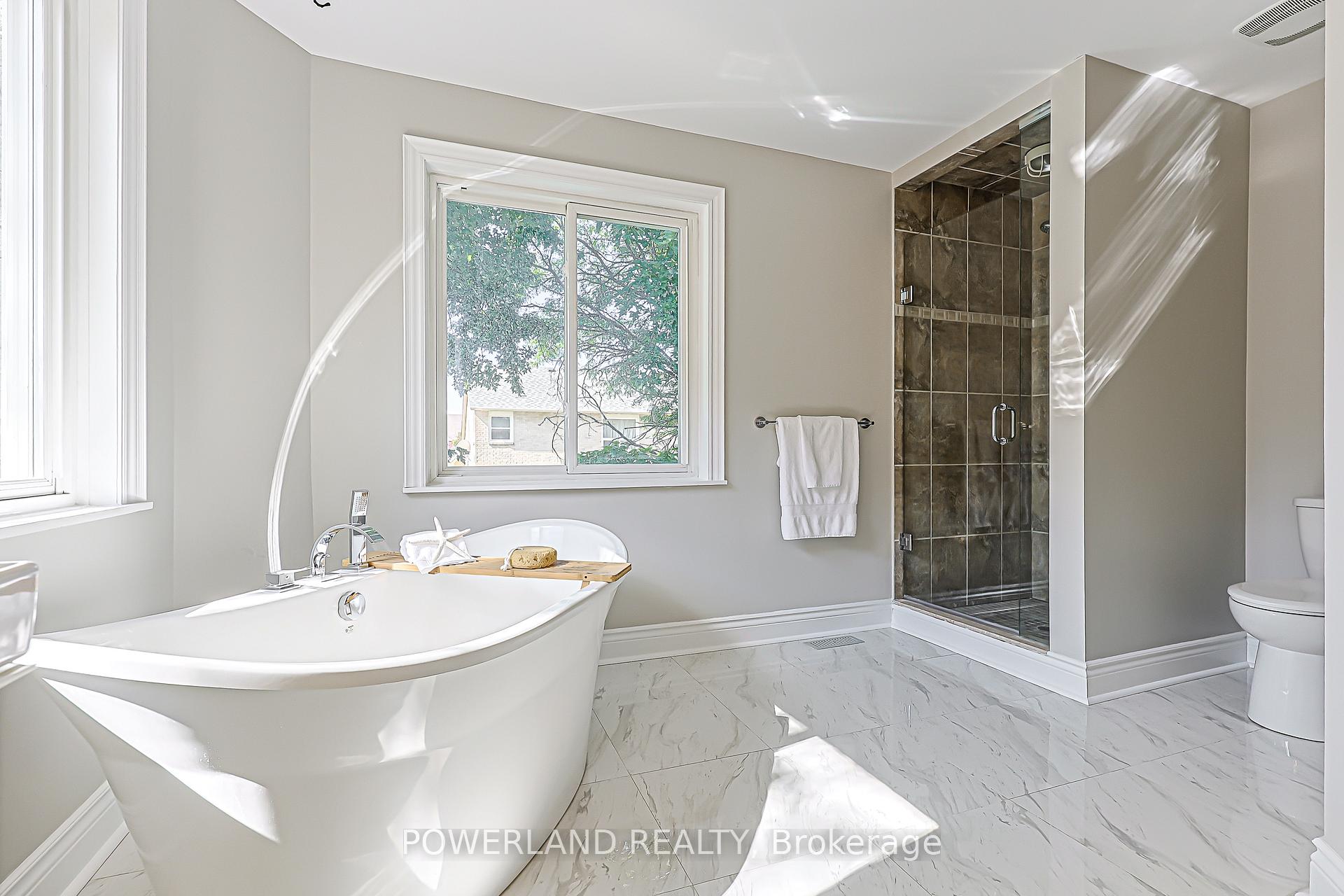 Photo 33 of 61 Addington Square, Markham, Unionville — HOMEH