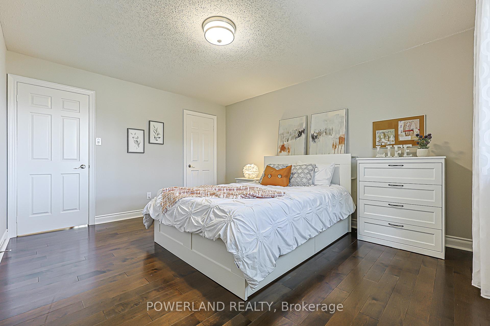 Photo 35 of 61 Addington Square, Markham, Unionville — HOMEH
