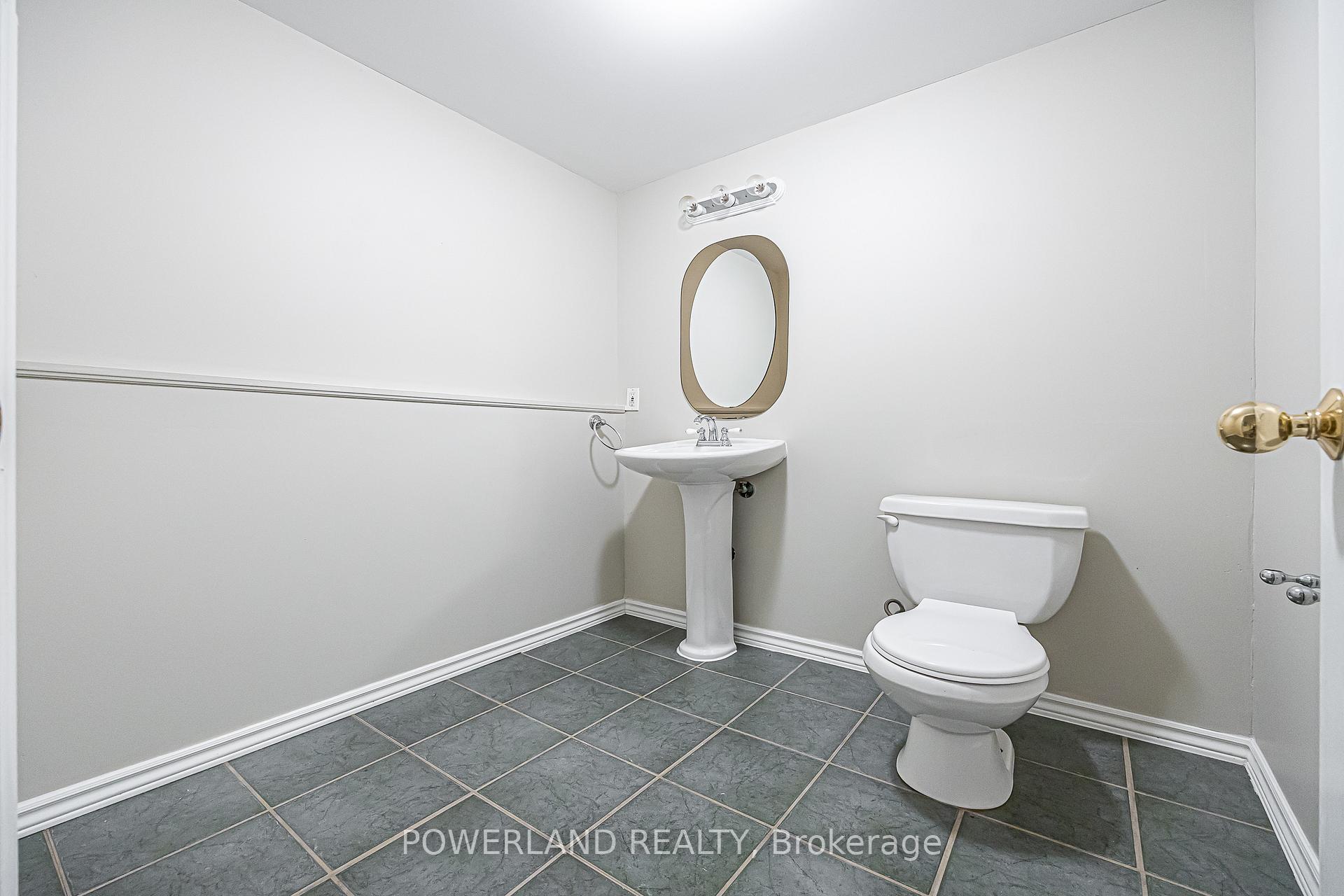 Photo 42 of 61 Addington Square, Markham, Unionville — HOMEH