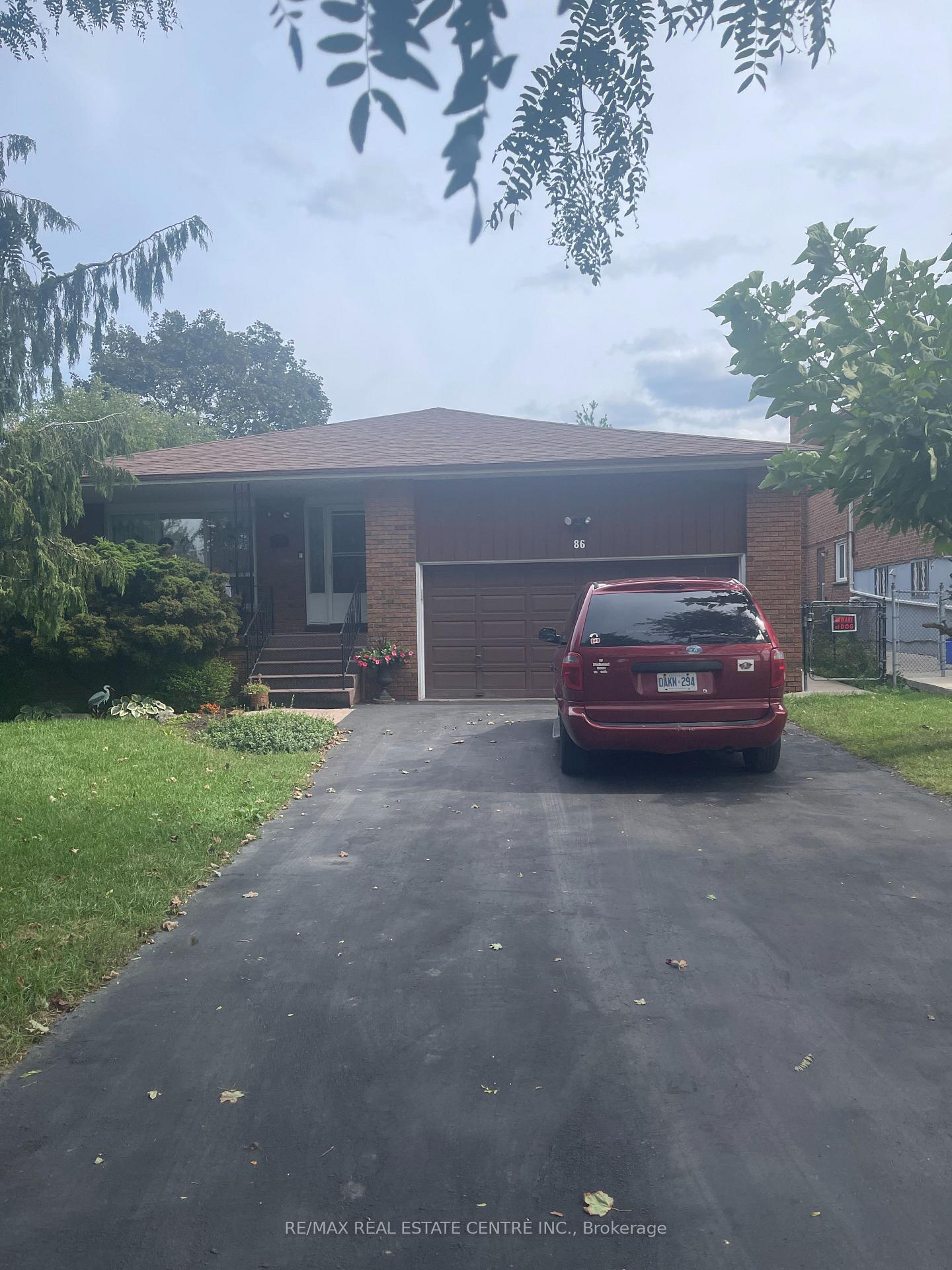 Photo 2 of 86 Jade Crescent, Brampton, Northgate — HOMEH