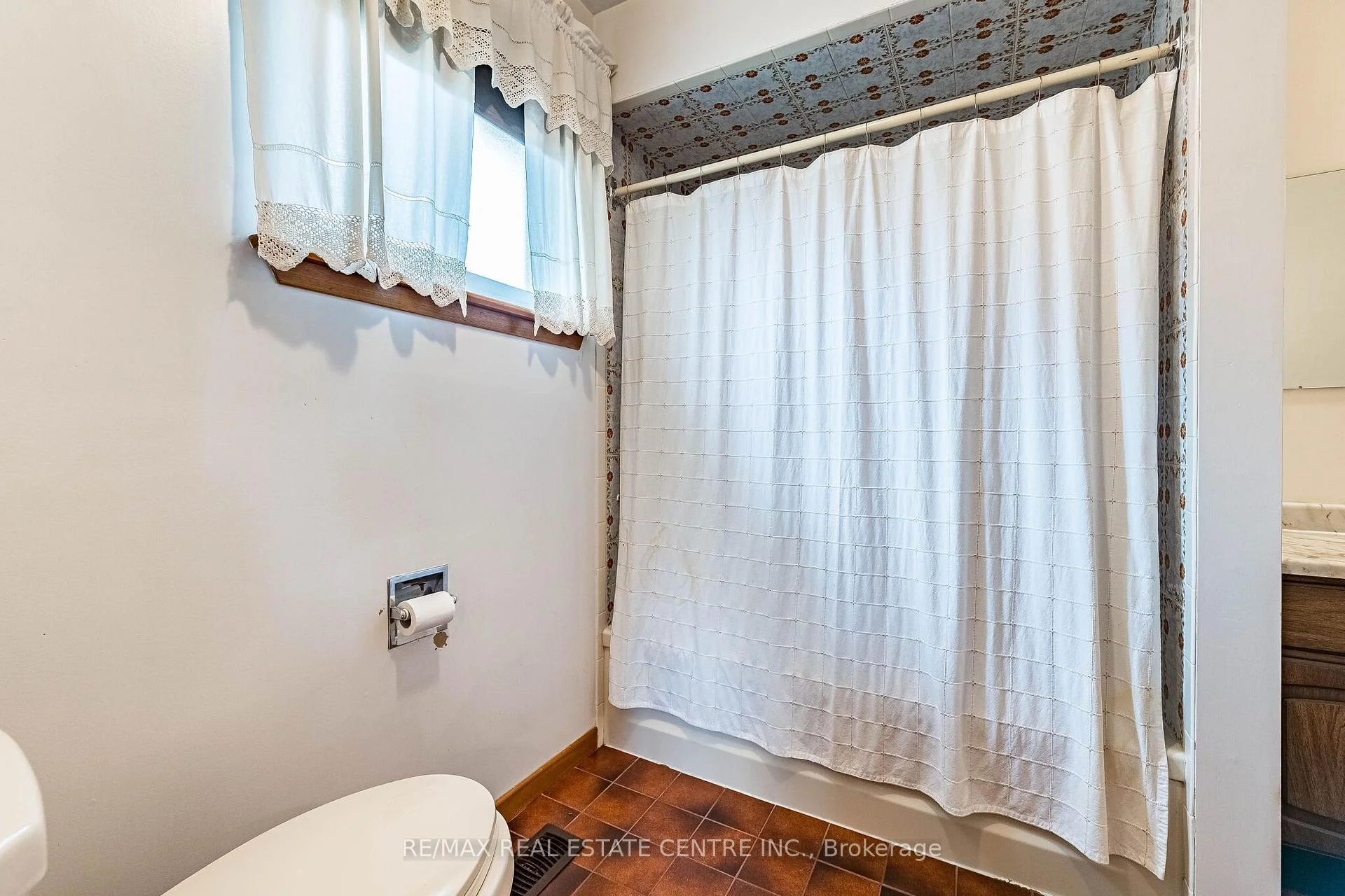 Photo 25 of 86 Jade Crescent, Brampton, Northgate — HOMEH