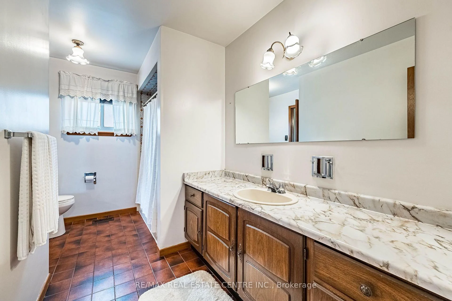 Photo 28 of 86 Jade Crescent, Brampton, Northgate — HOMEH