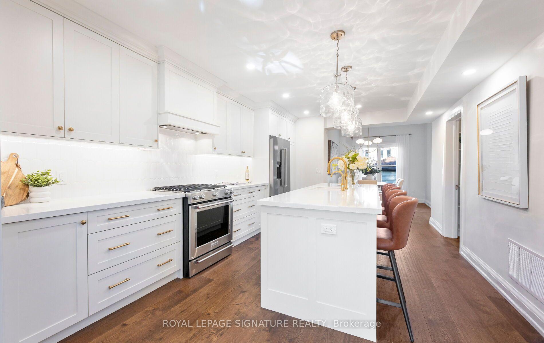 Photo 10 of 193 Sixth Street, Etobicoke, New Toronto — HOMEH