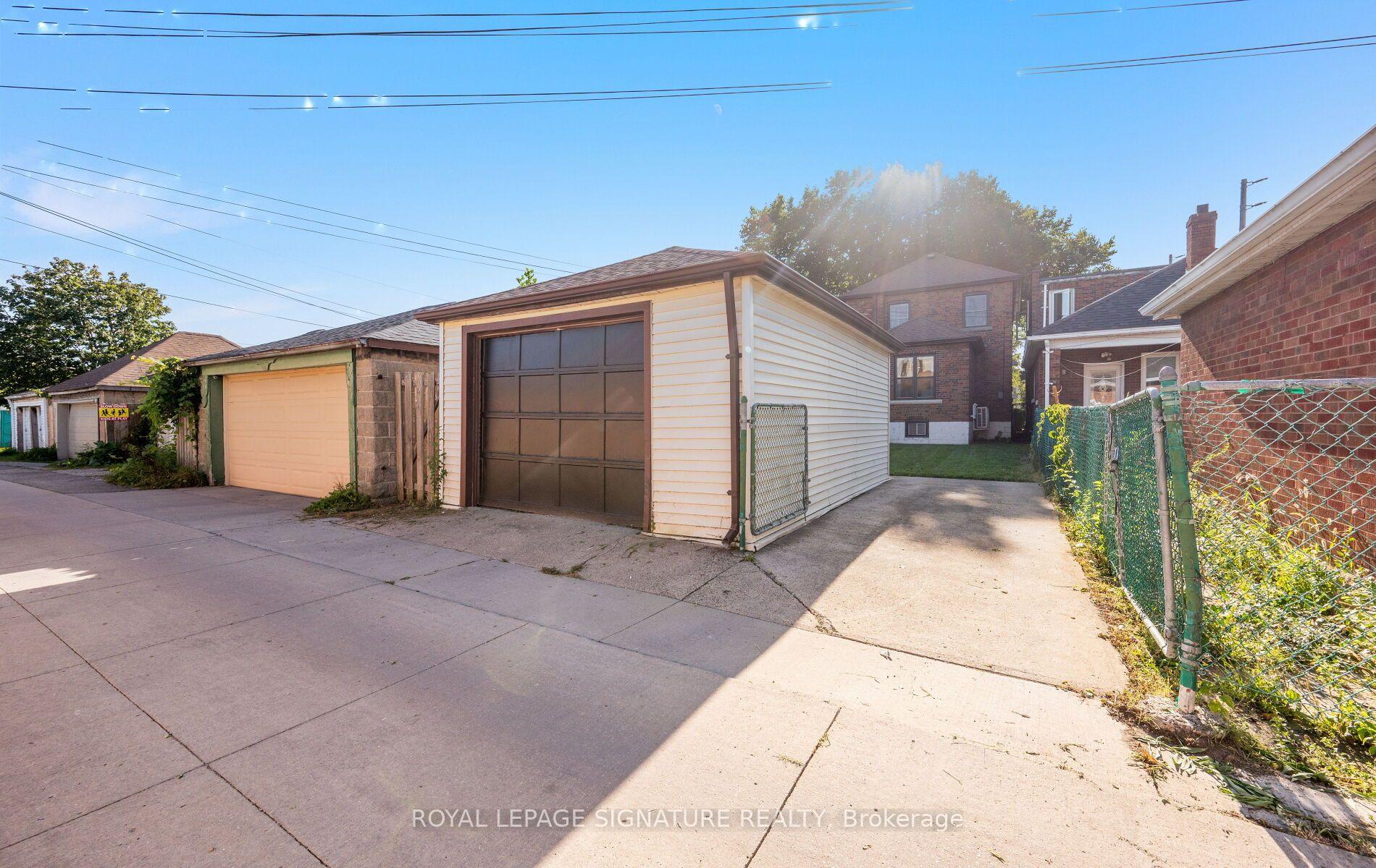 Photo 31 of 193 Sixth Street, Etobicoke, New Toronto — HOMEH