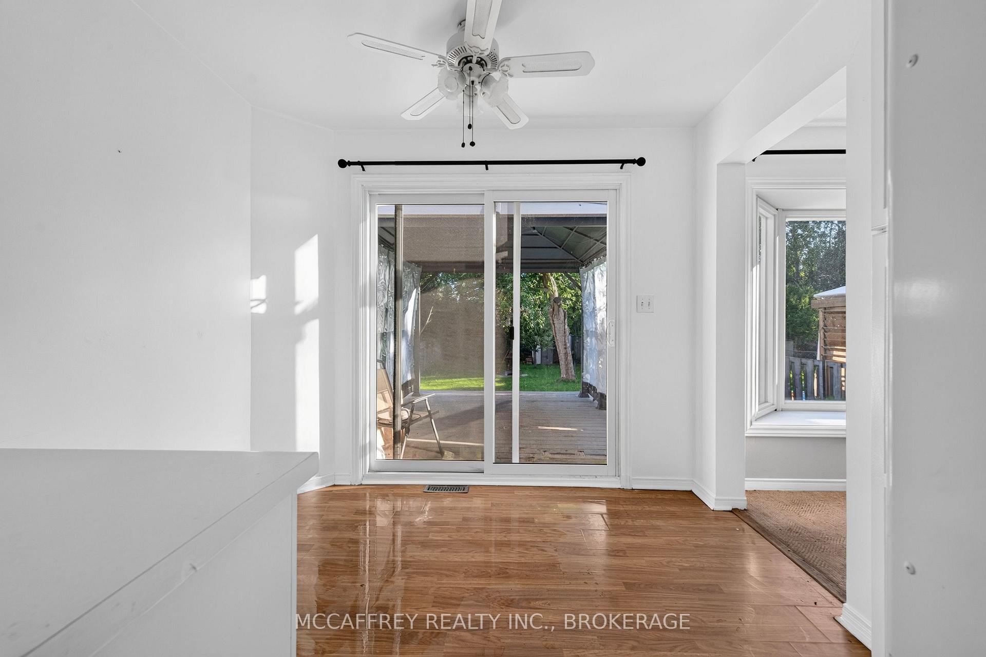Photo 17 of 582 Barnsley Crescent, Kingston, City SouthWest — HOMEH