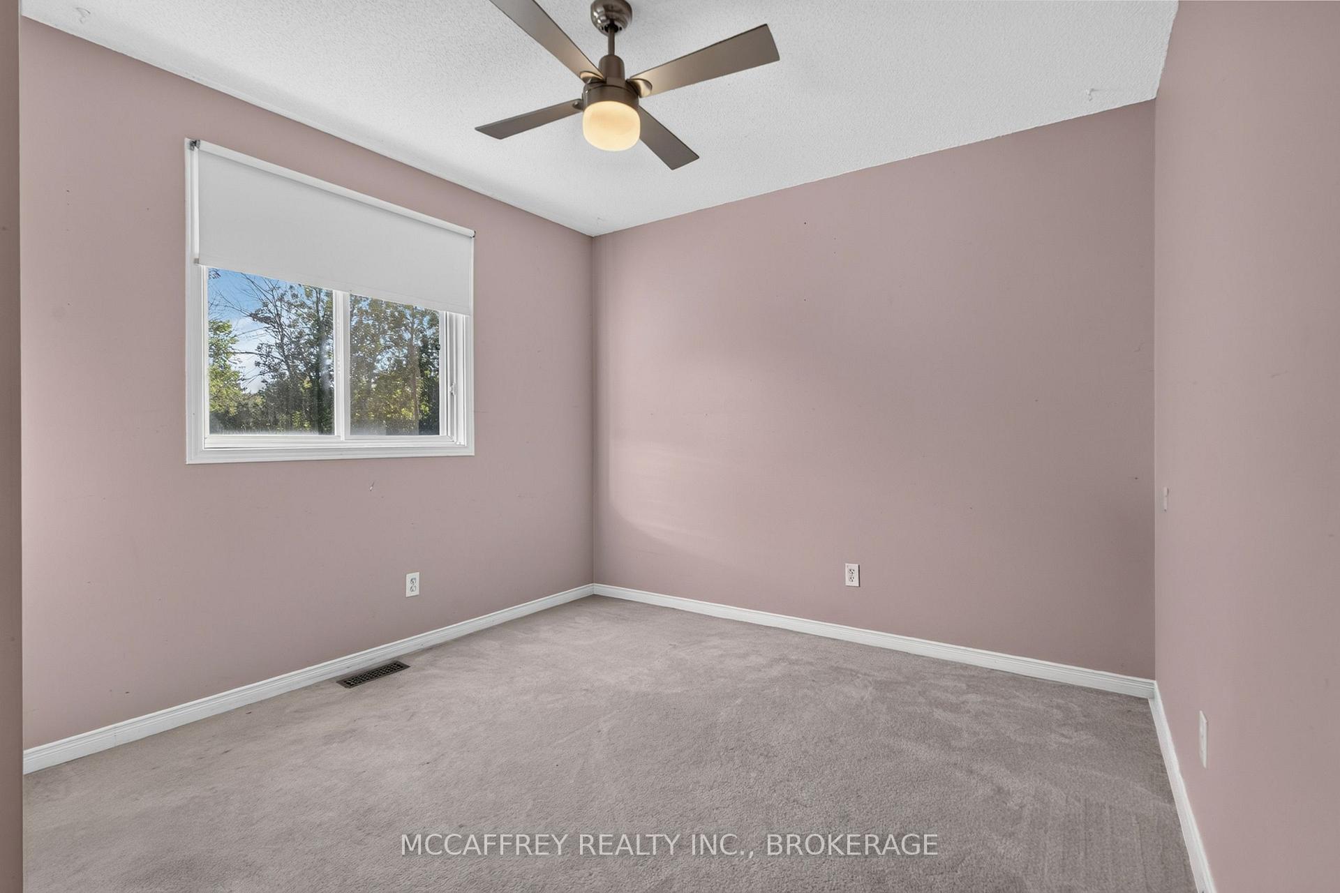 Photo 22 of 582 Barnsley Crescent, Kingston, City SouthWest — HOMEH