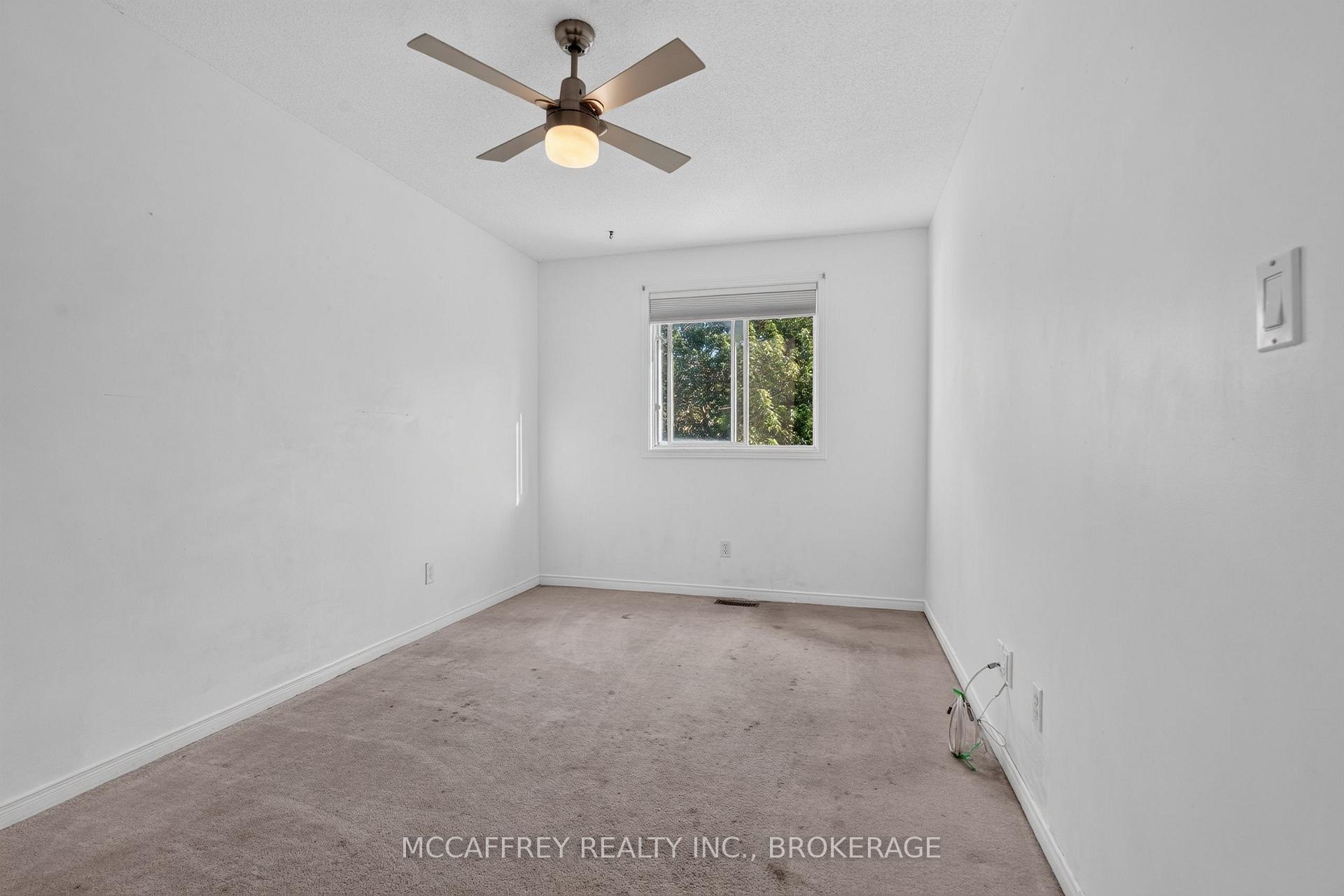Photo 24 of 582 Barnsley Crescent, Kingston, City SouthWest — HOMEH