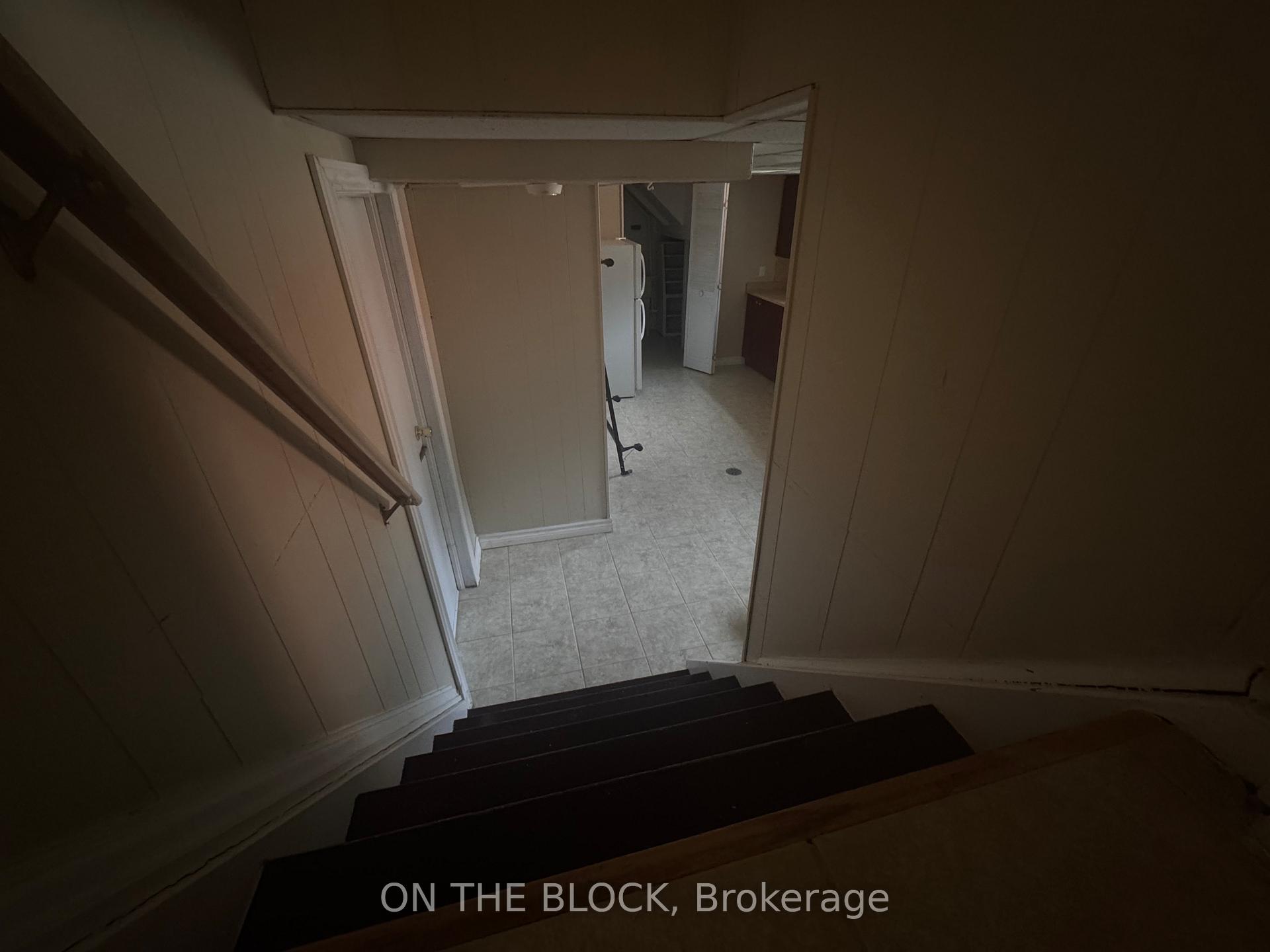 Photo 4 of 33 Harrington Crescent, North York, Bayview Woods-Steeles — HOMEH
