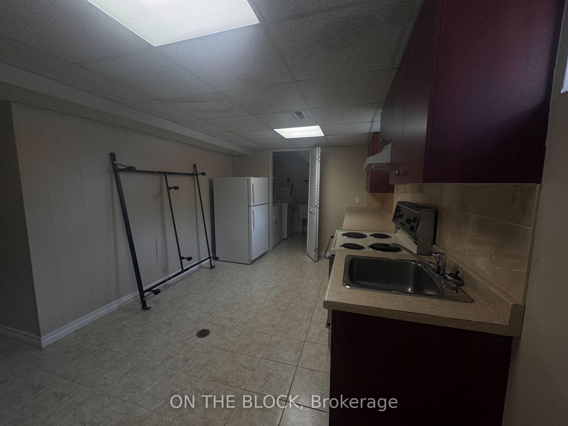 Photo 6 of 33 Harrington Crescent, North York, Bayview Woods-Steeles — HOMEH