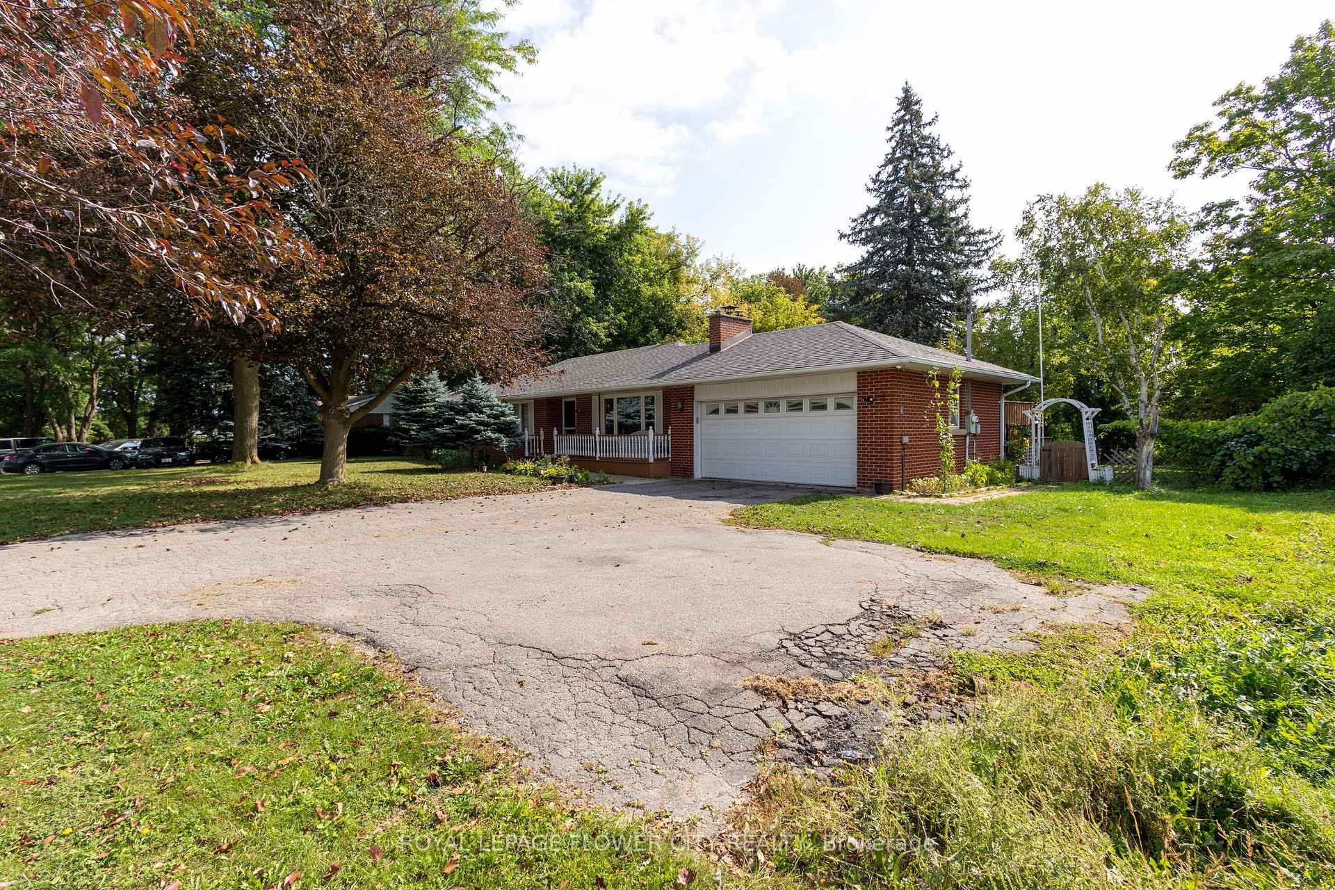 Photo 4 of 3151 Mayfield Road, Brampton, Snelgrove — HOMEH