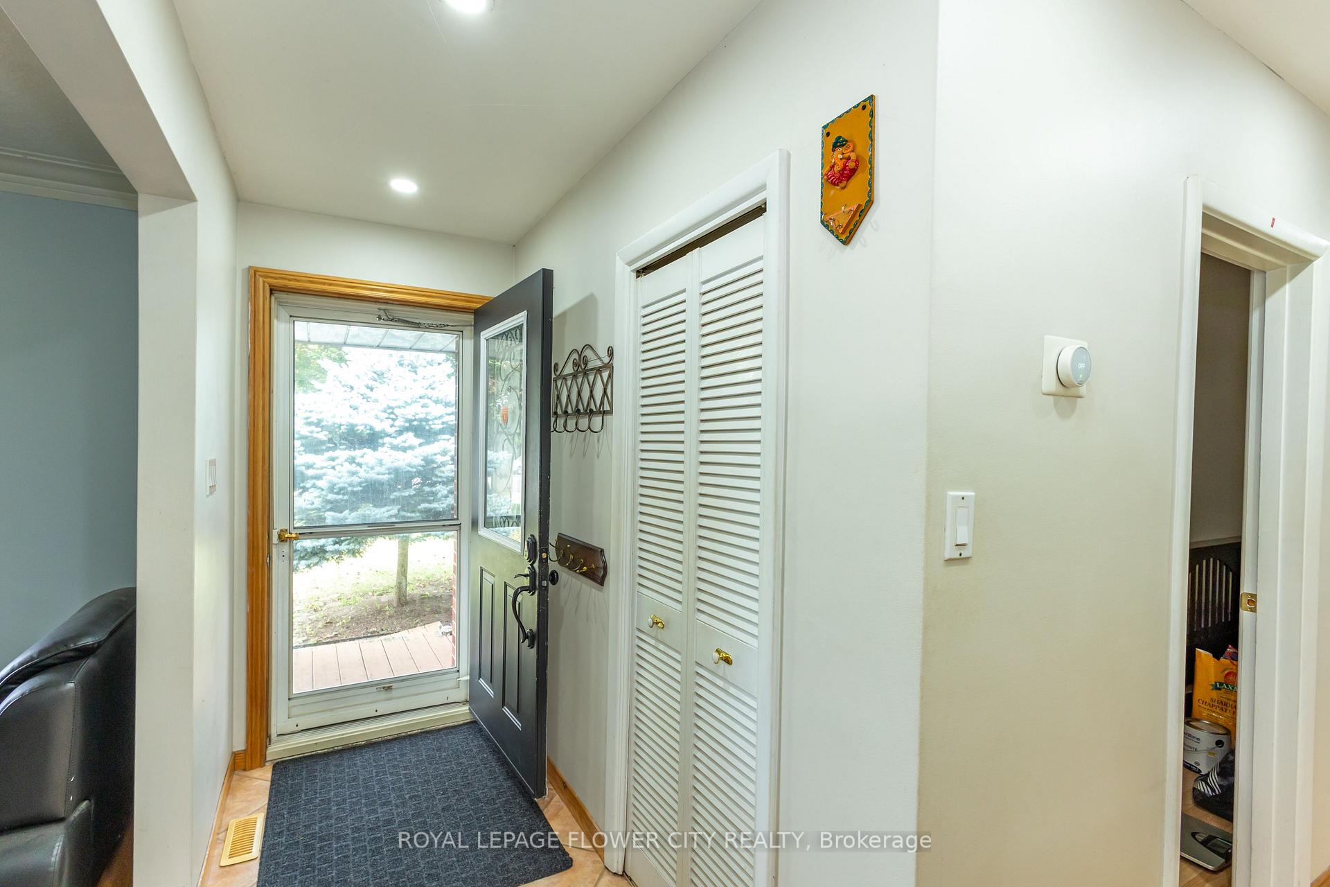 Photo 6 of 3151 Mayfield Road, Brampton, Snelgrove — HOMEH