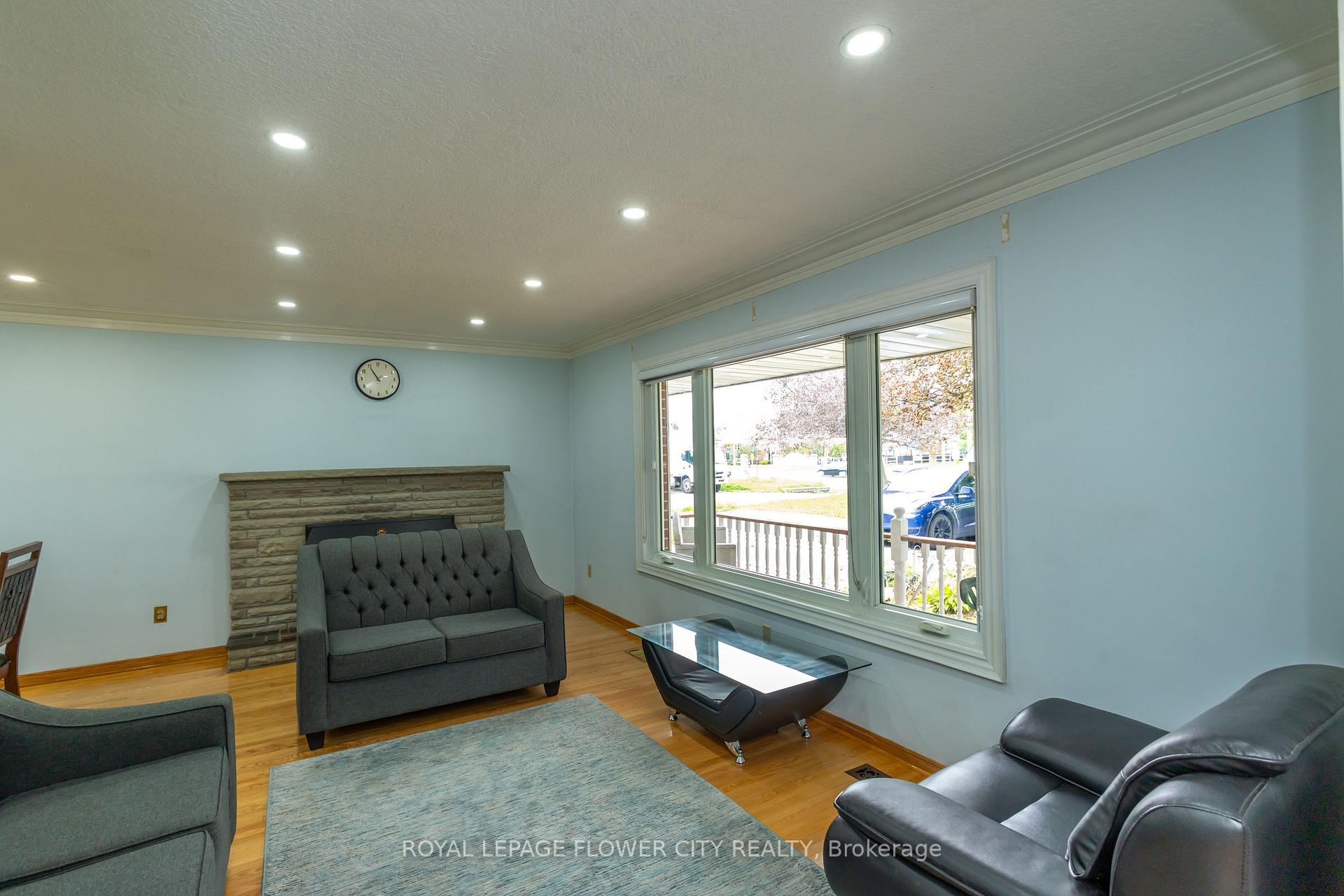 Photo 8 of 3151 Mayfield Road, Brampton, Snelgrove — HOMEH