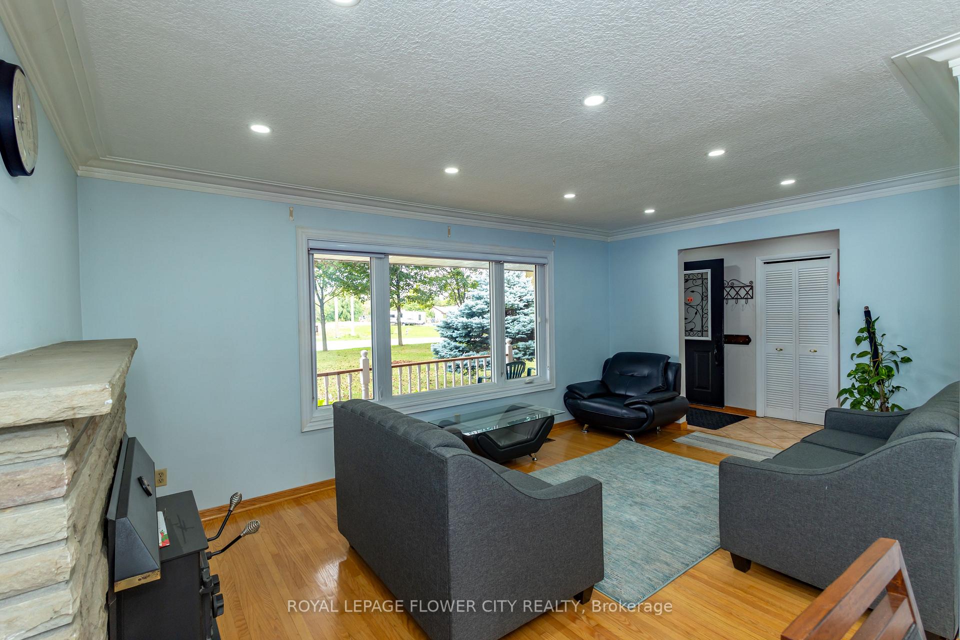 Photo 9 of 3151 Mayfield Road, Brampton, Snelgrove — HOMEH