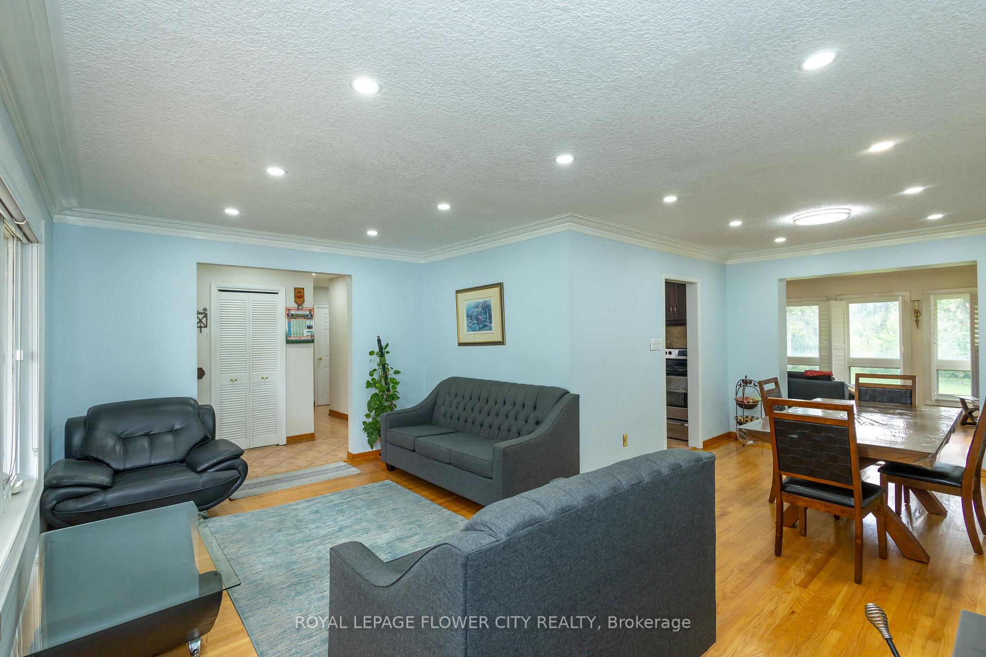 Photo 10 of 3151 Mayfield Road, Brampton, Snelgrove — HOMEH