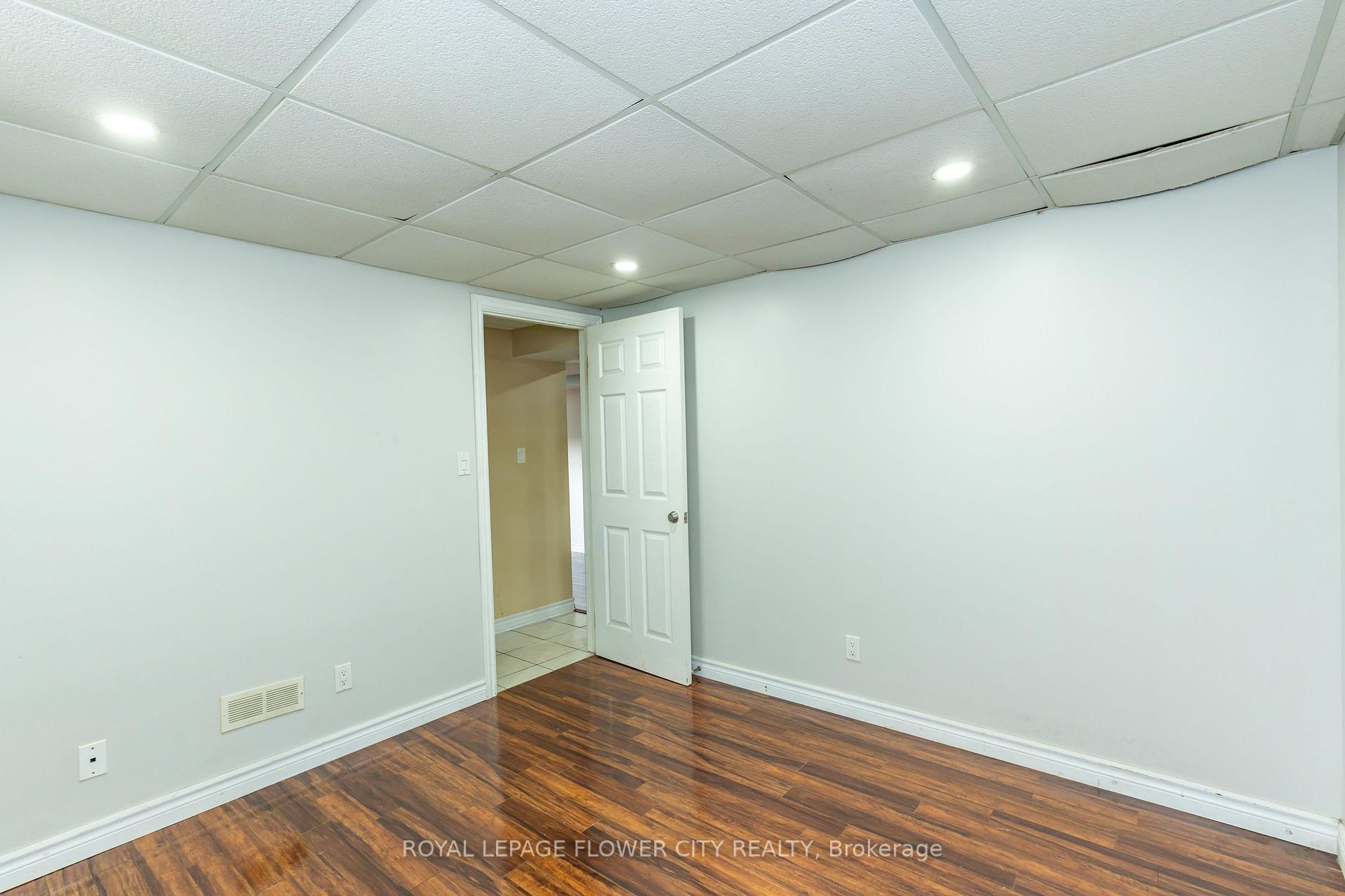Photo 32 of 3151 Mayfield Road, Brampton, Snelgrove — HOMEH