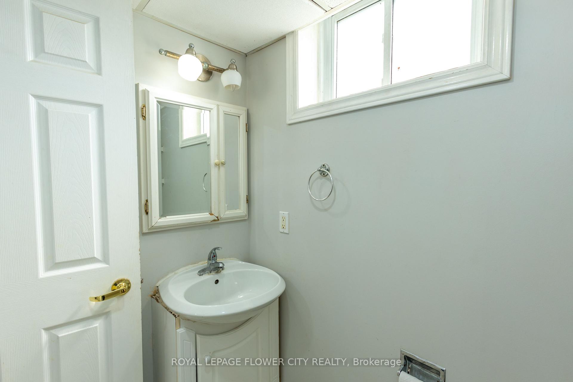 Photo 36 of 3151 Mayfield Road, Brampton, Snelgrove — HOMEH