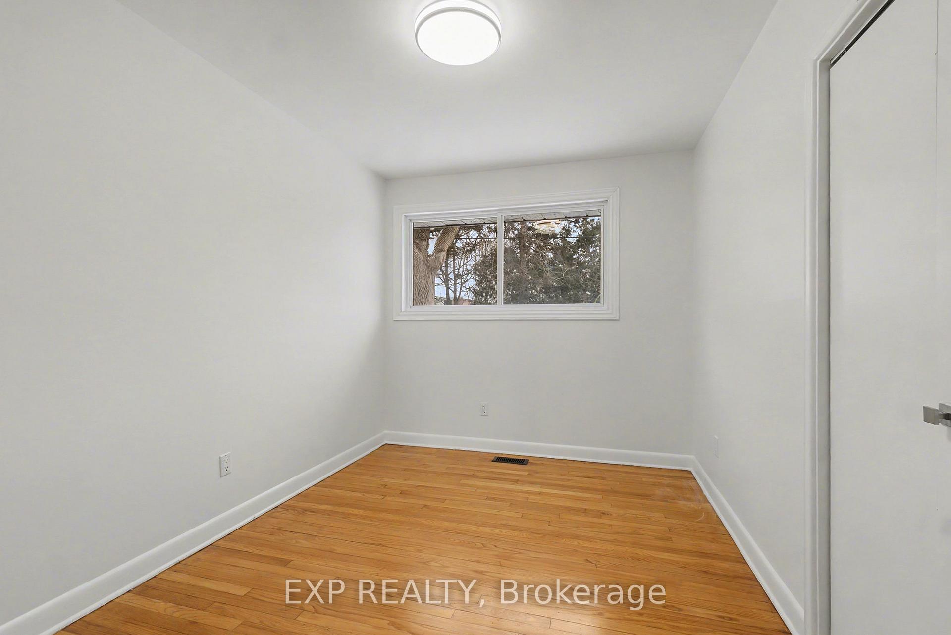 Photo 4 of Unit B, 1181 Tara Drive, Ottawa, Copeland Park — HOMEH