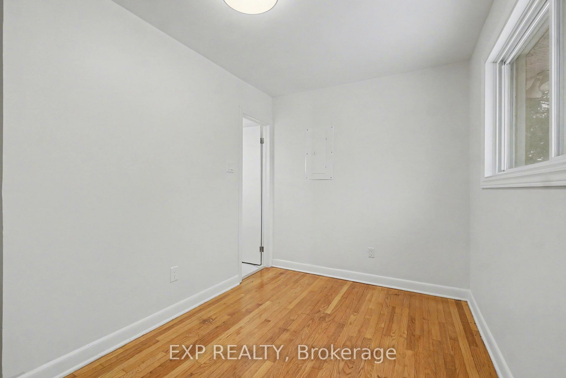 Photo 8 of Unit B, 1181 Tara Drive, Ottawa, Copeland Park — HOMEH