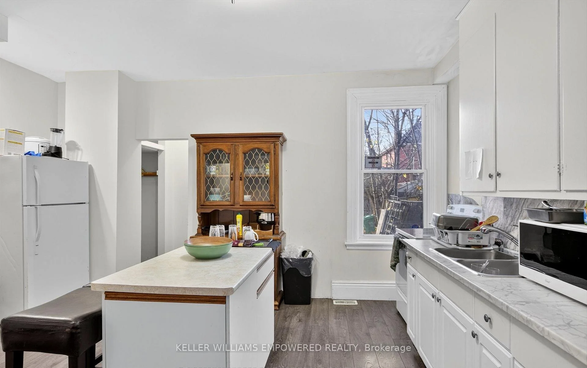Photo 9 of 271 Thomas Street, Peterborough, Town Ward 3 — HOMEH