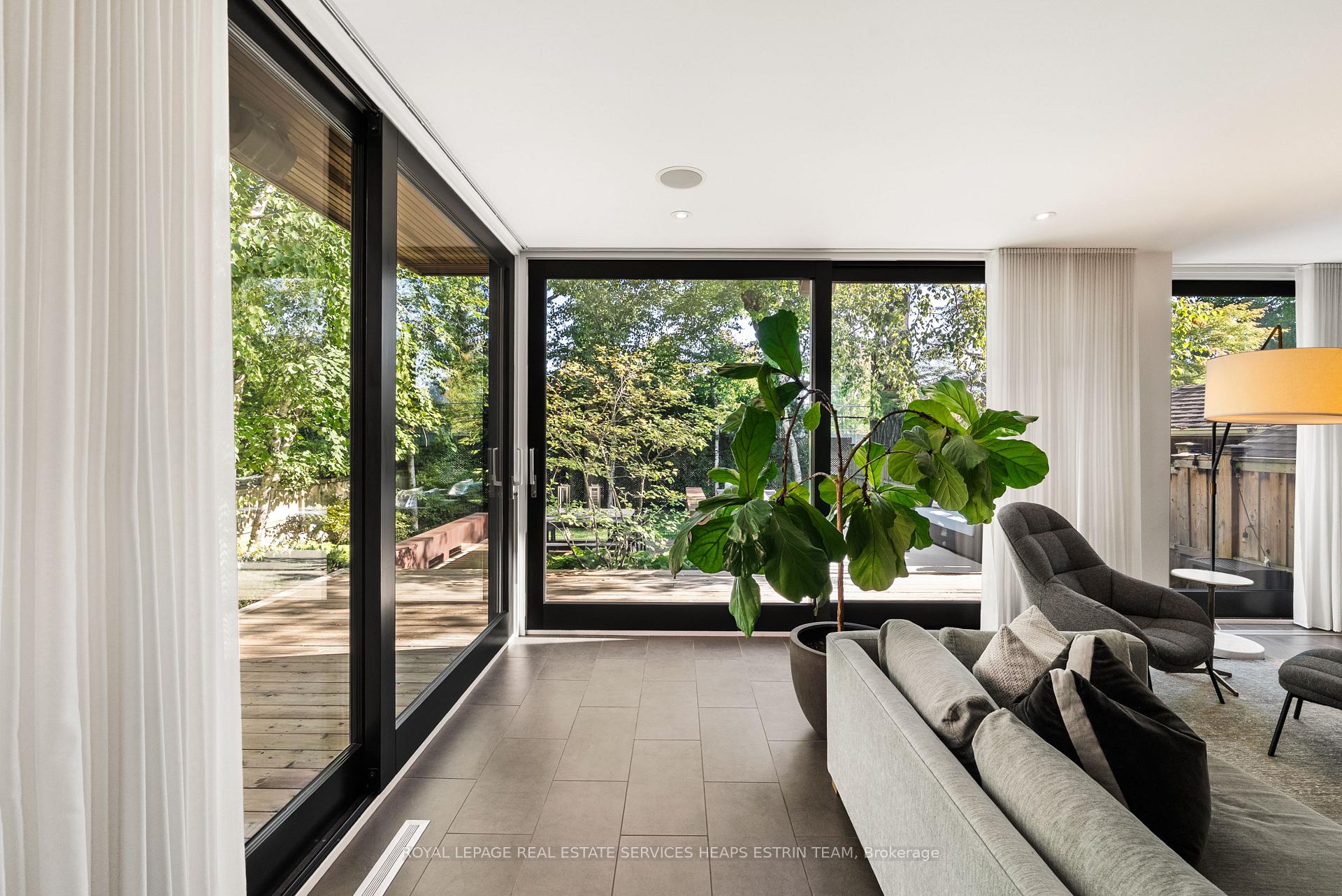 Photo 16 of 85 Douglas Drive, Toronto, Rosedale-Moore Park — HOMEH