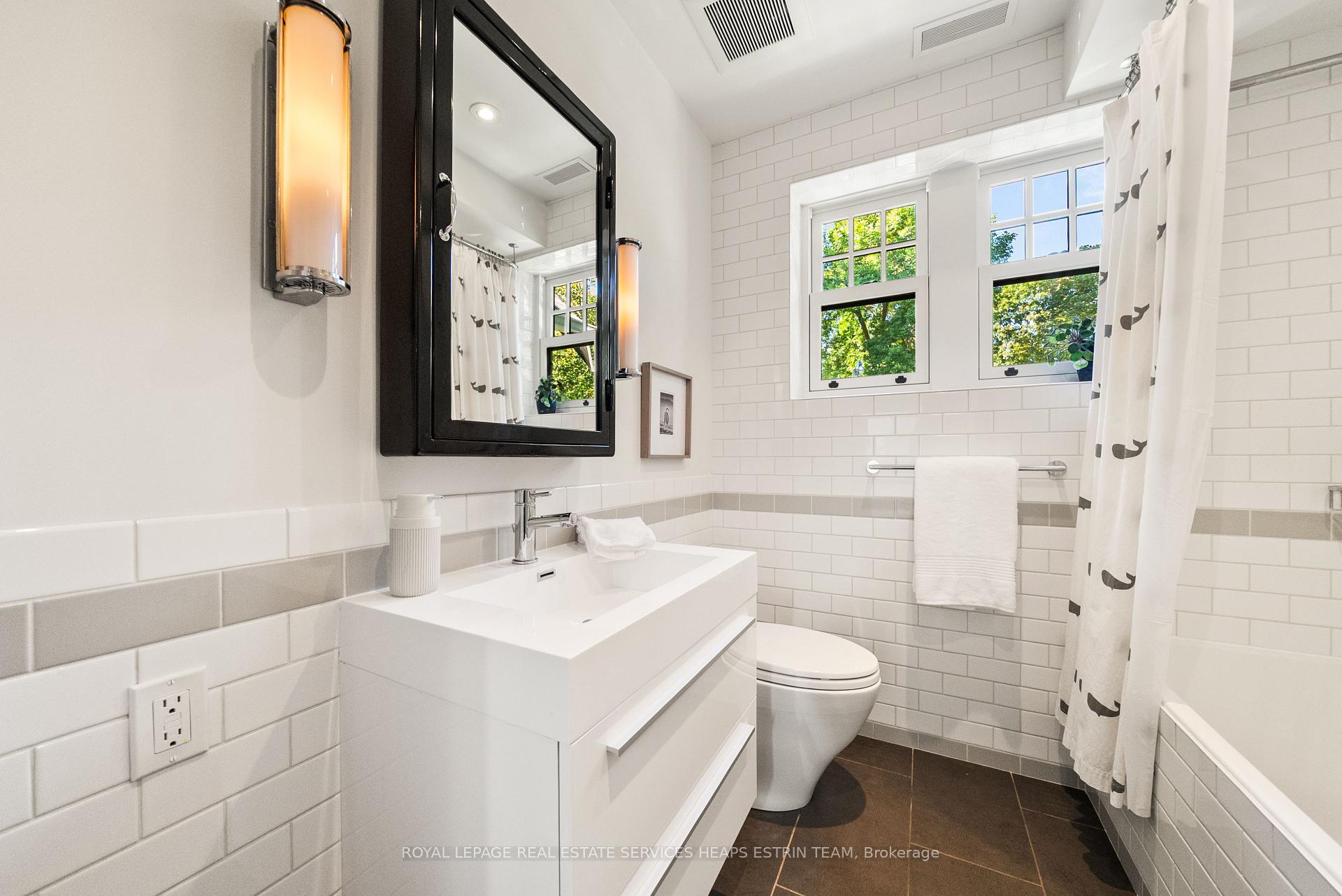 Photo 29 of 85 Douglas Drive, Toronto, Rosedale-Moore Park — HOMEH