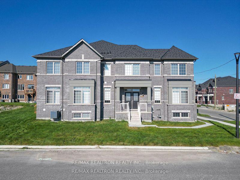 Photo 3 of 988 Grosbeak Trail, Pickering, Rural Pickering — HOMEH