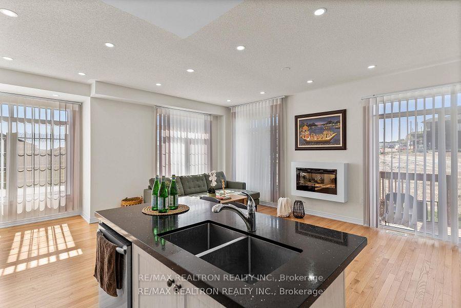 Photo 10 of 988 Grosbeak Trail, Pickering, Rural Pickering — HOMEH
