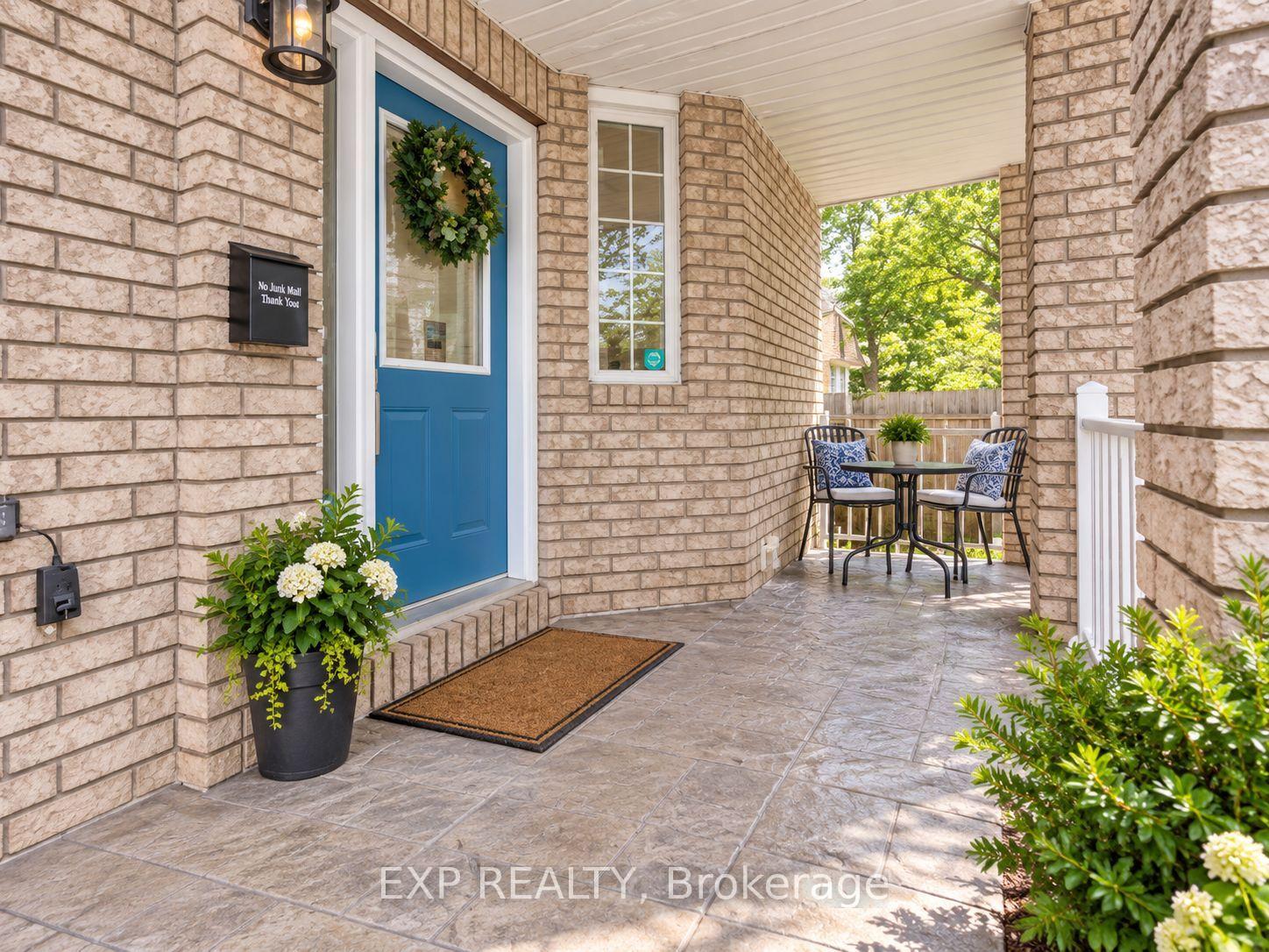 Photo 5 of 203 Thornbury Crescent, Ottawa, Centrepointe — HOMEH