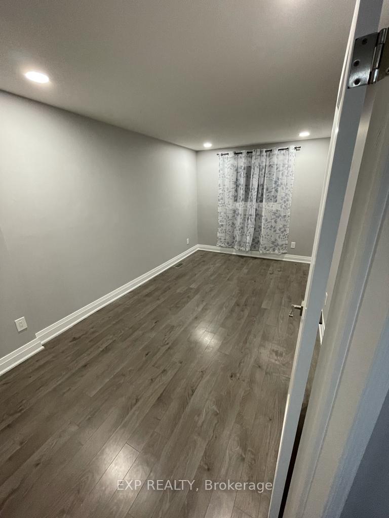 Photo 23 of 203 Thornbury Crescent, Ottawa, Centrepointe — HOMEH