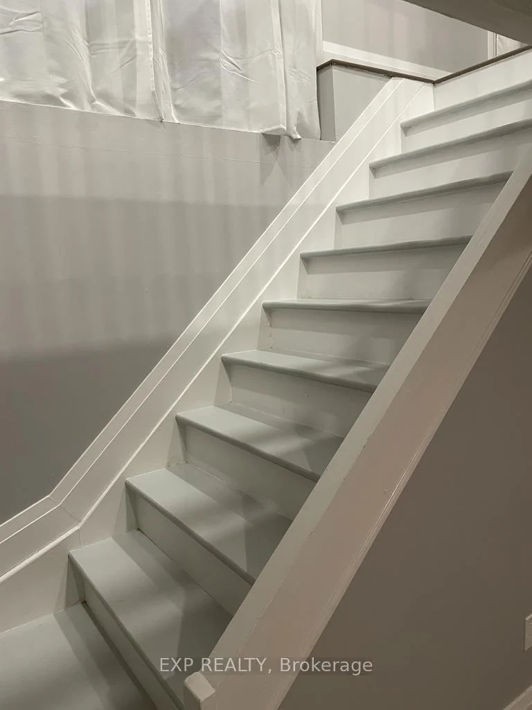 Photo 30 of 203 Thornbury Crescent, Ottawa, Centrepointe — HOMEH