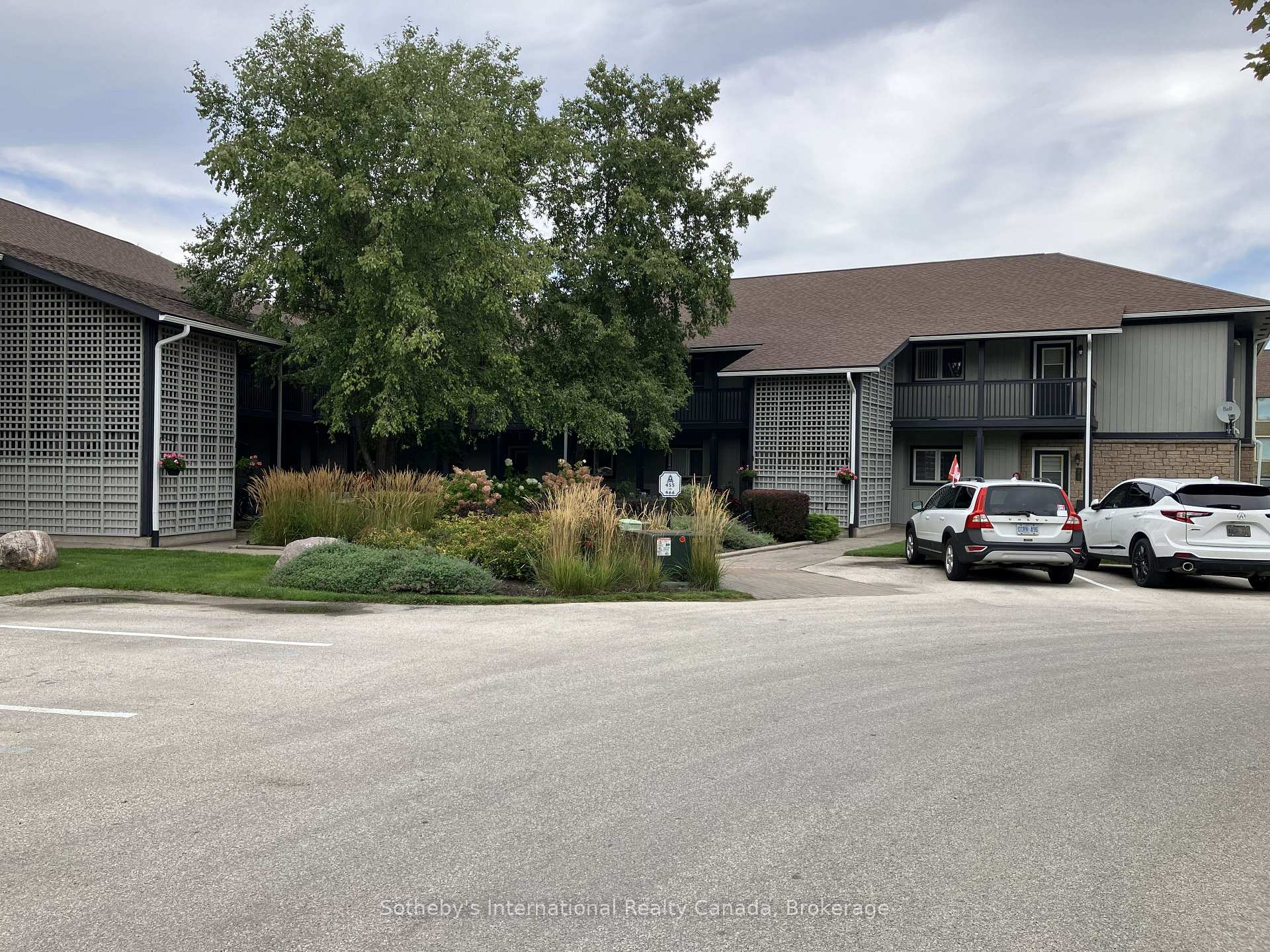 Photo 2 of 465 Mariners Way, Collingwood — HOMEH