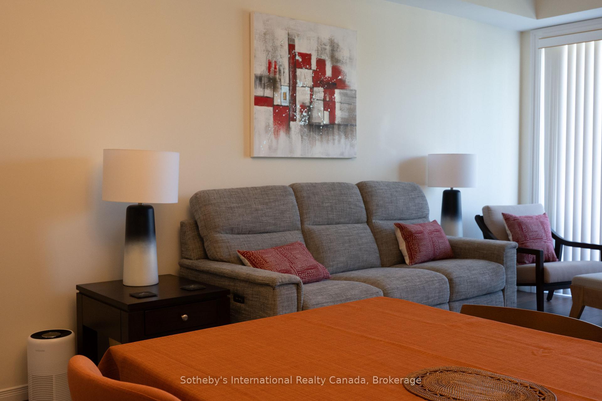 Photo 11 of 465 Mariners Way, Collingwood — HOMEH