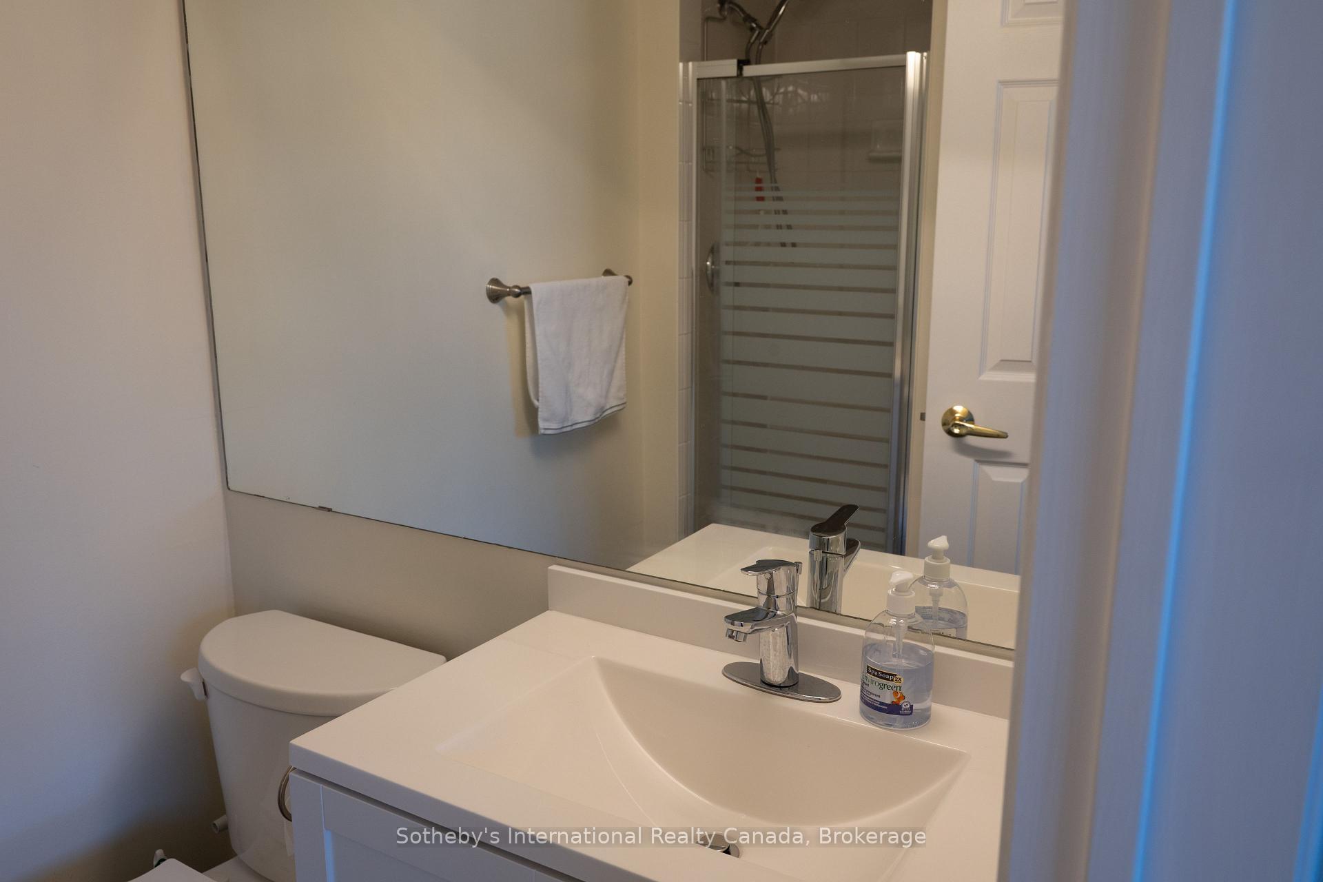Photo 21 of 465 Mariners Way, Collingwood — HOMEH