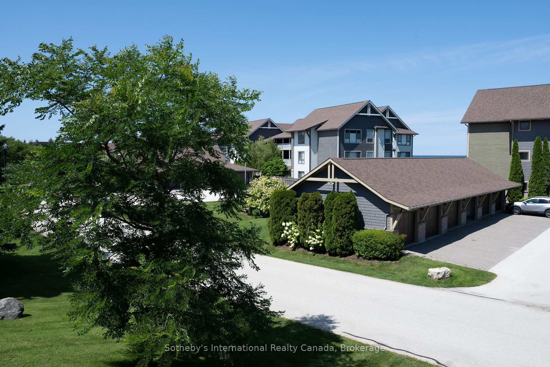 Photo 25 of 465 Mariners Way, Collingwood — HOMEH