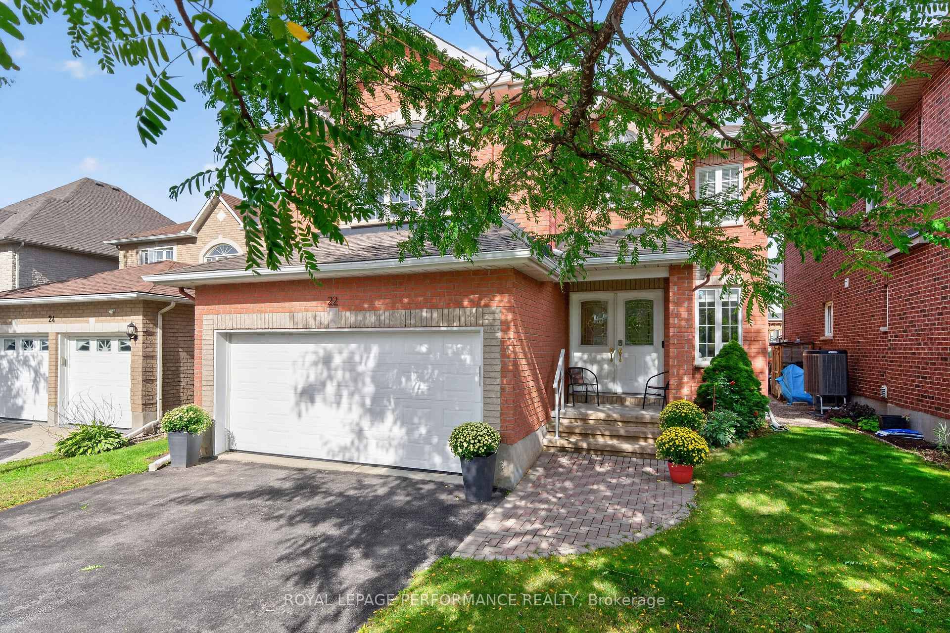 Photo 2 of 22 Monet Court, Ottawa, Upper Hunt Club — HOMEH