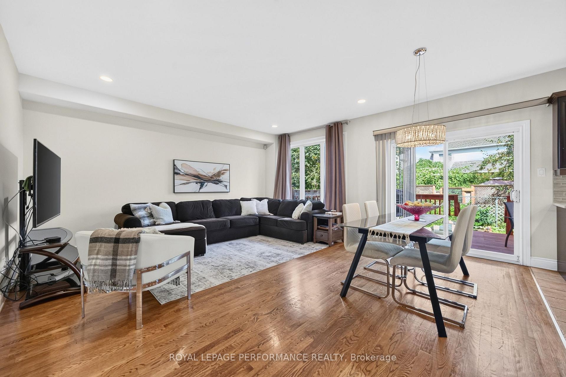 Photo 13 of 22 Monet Court, Ottawa, Upper Hunt Club — HOMEH