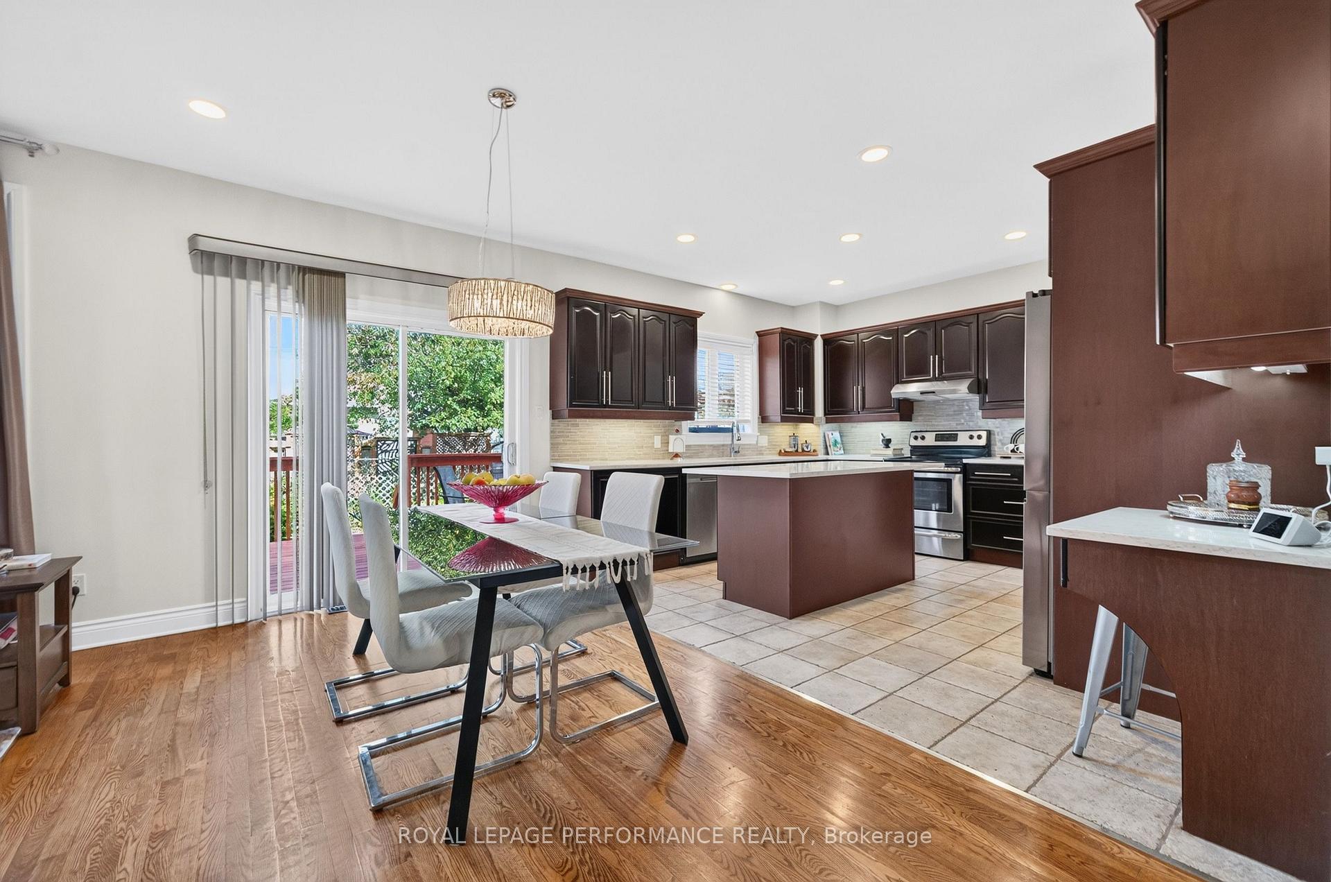 Photo 16 of 22 Monet Court, Ottawa, Upper Hunt Club — HOMEH