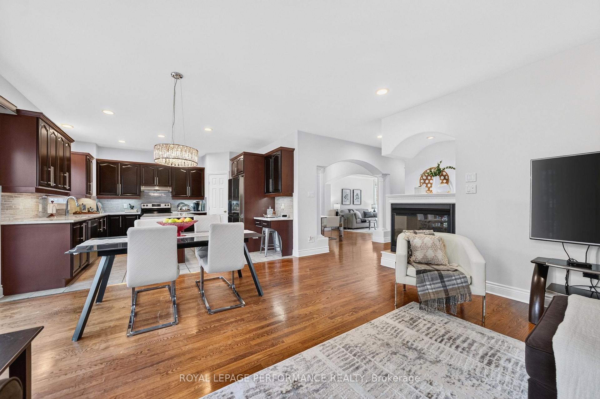 Photo 17 of 22 Monet Court, Ottawa, Upper Hunt Club — HOMEH